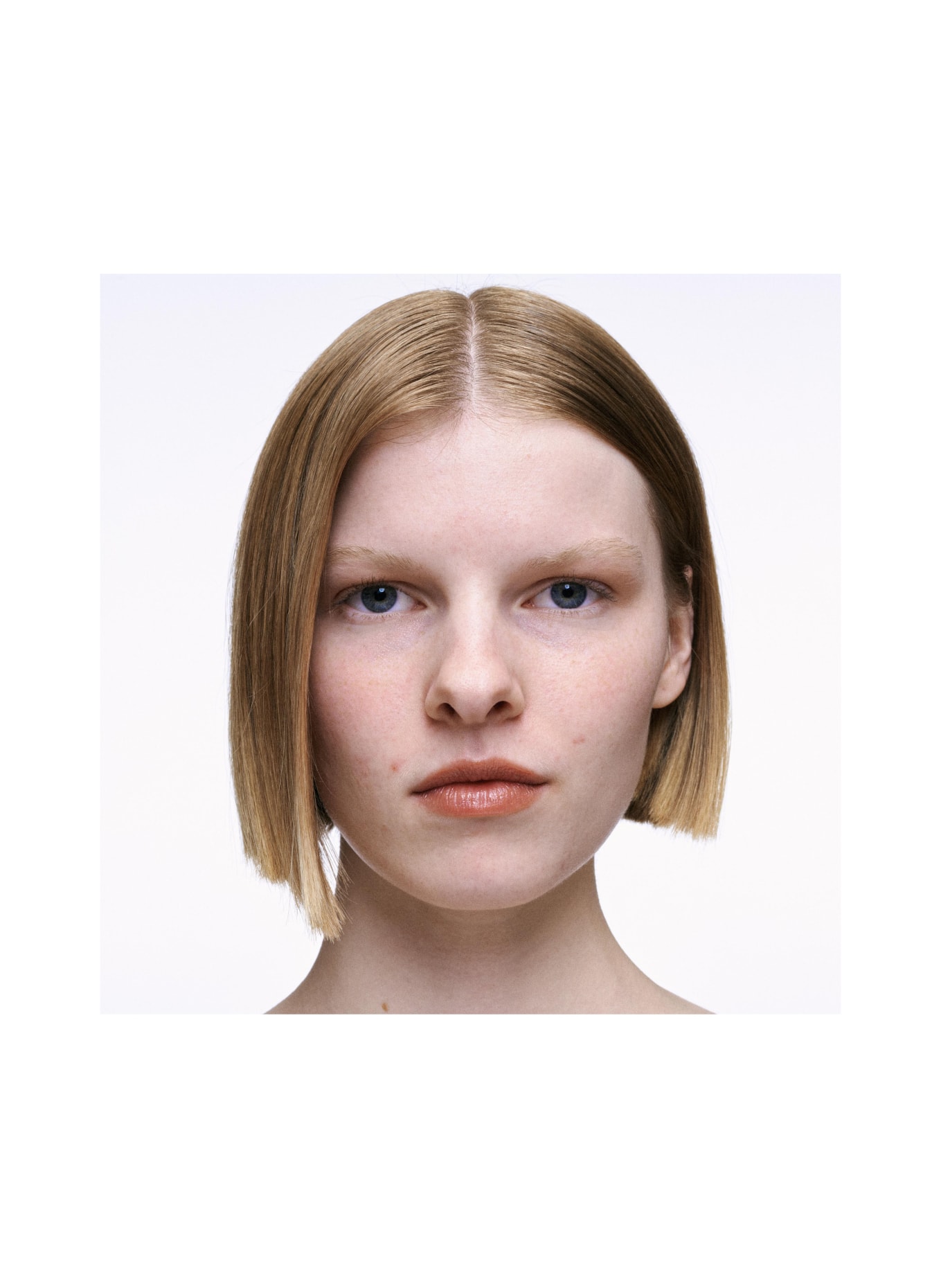 M.A.C STUDIO FIX: NC11