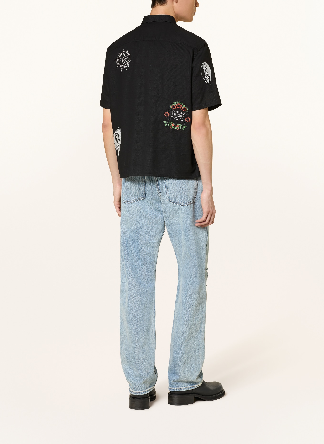 ALLSAINTS Chemise à manches courtes KARLTON coupe carrée: NOIR / ÉCRU