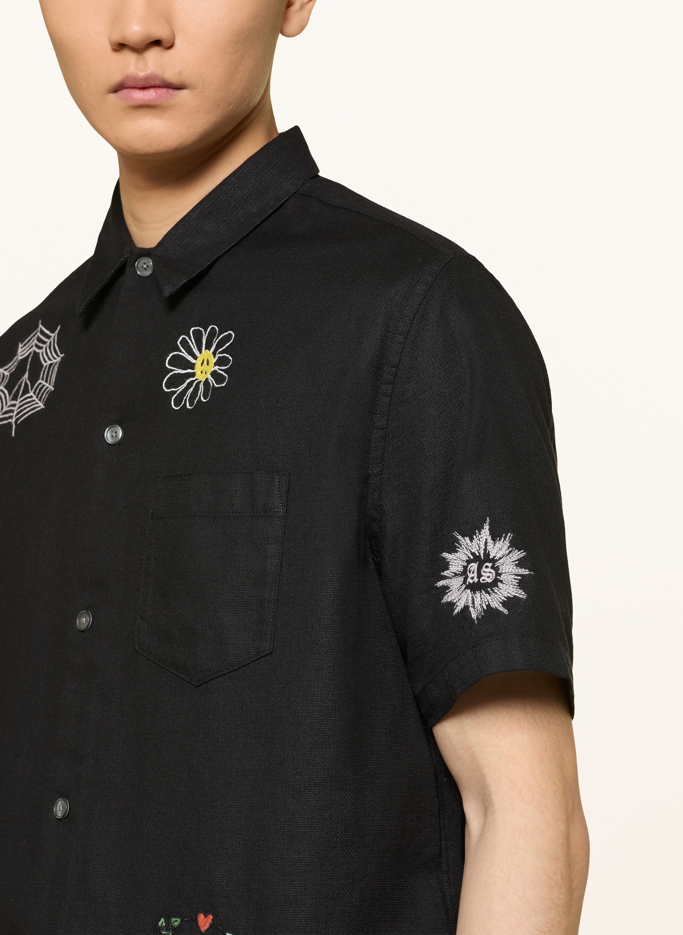 ALLSAINTS Chemise à manches courtes KARLTON coupe carrée: NOIR / ÉCRU