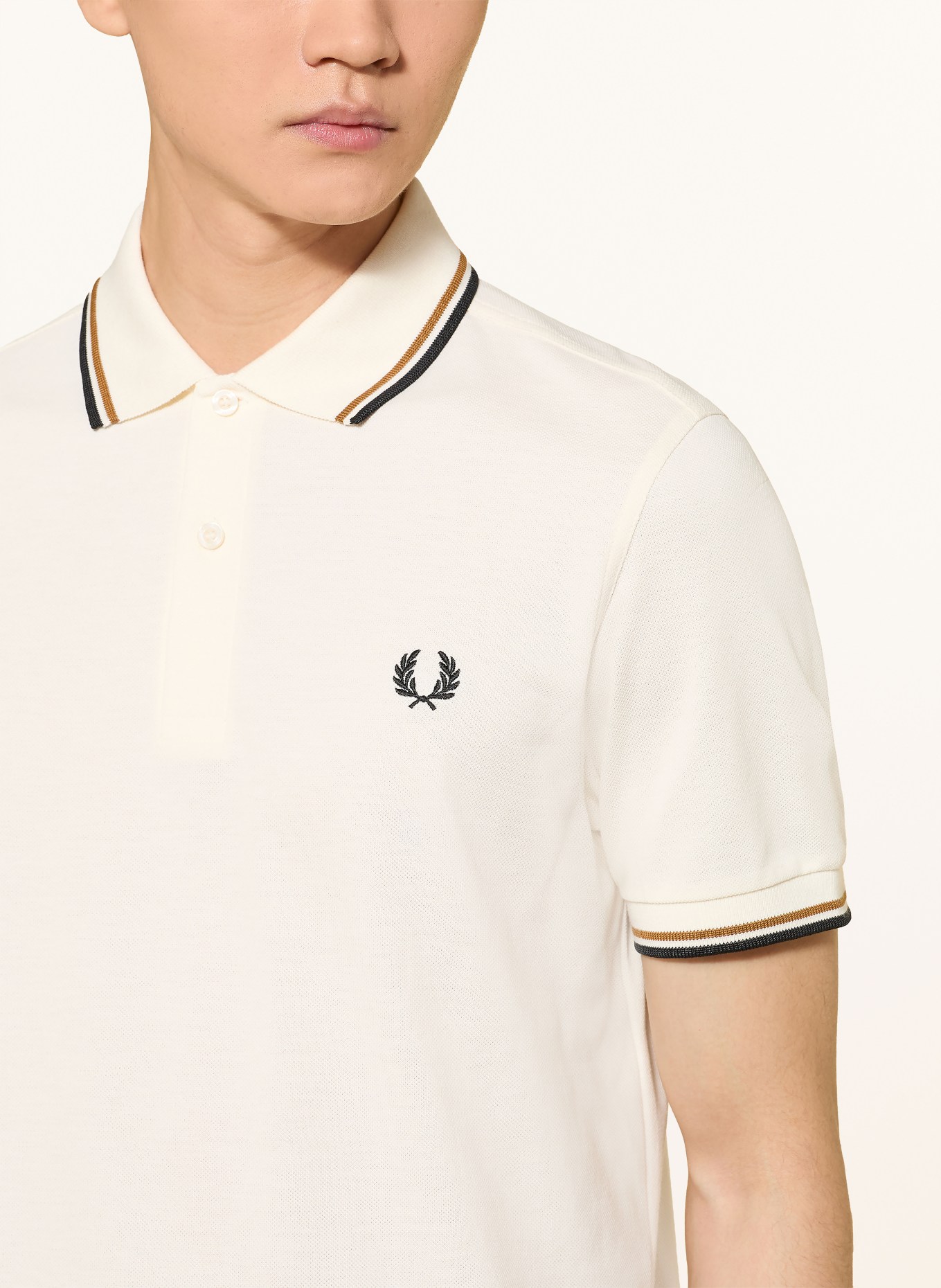 FRED PERRY Piqué polokošile: REŽNÁ / HNĚDÁ / ČERNÁ