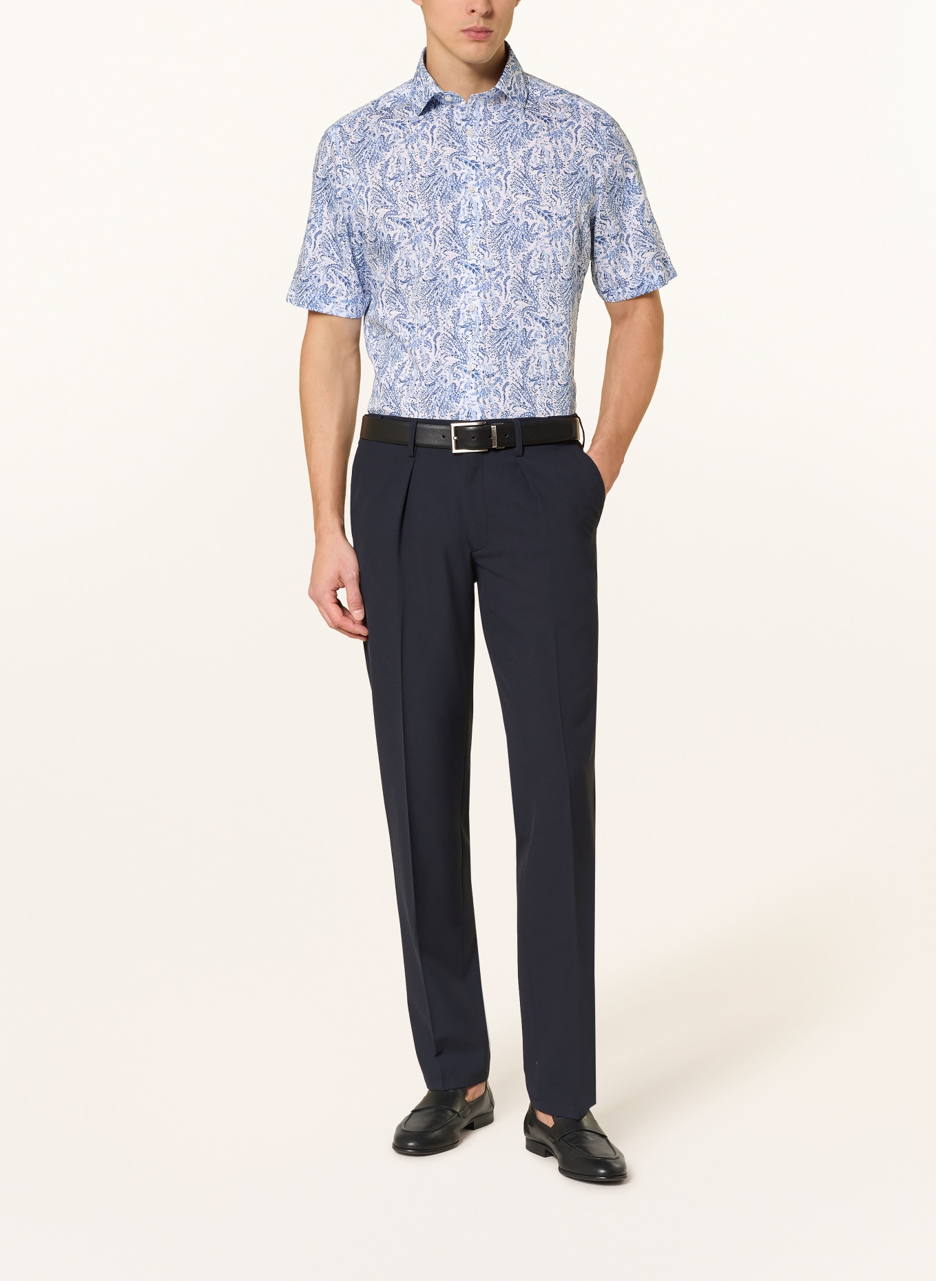 OLYMP Chemise à manches courtes Luxor coupe moderne: BLEU CLAIR / BLANC