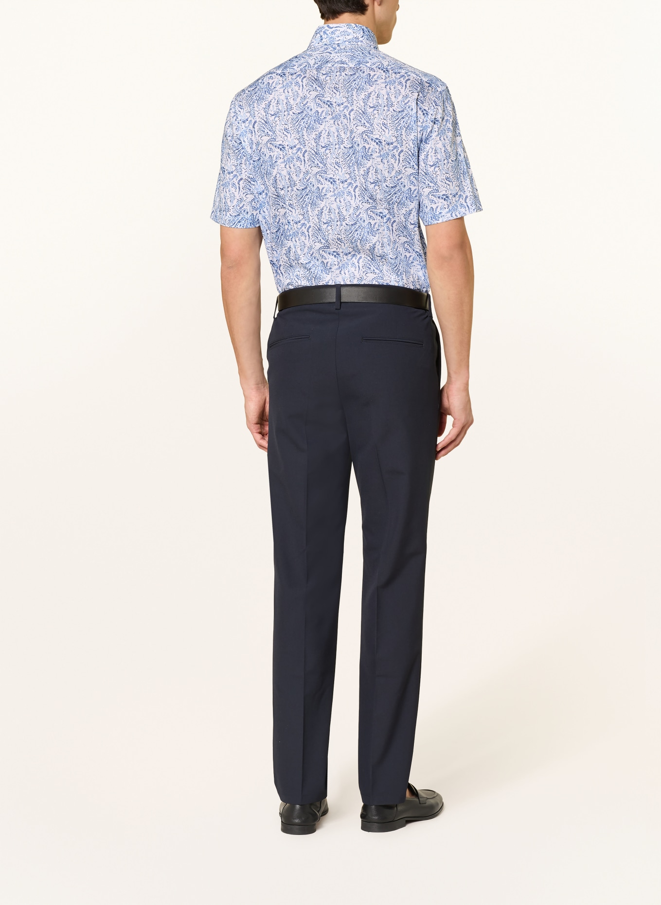 OLYMP Chemise à manches courtes Luxor coupe moderne: BLEU CLAIR / BLANC