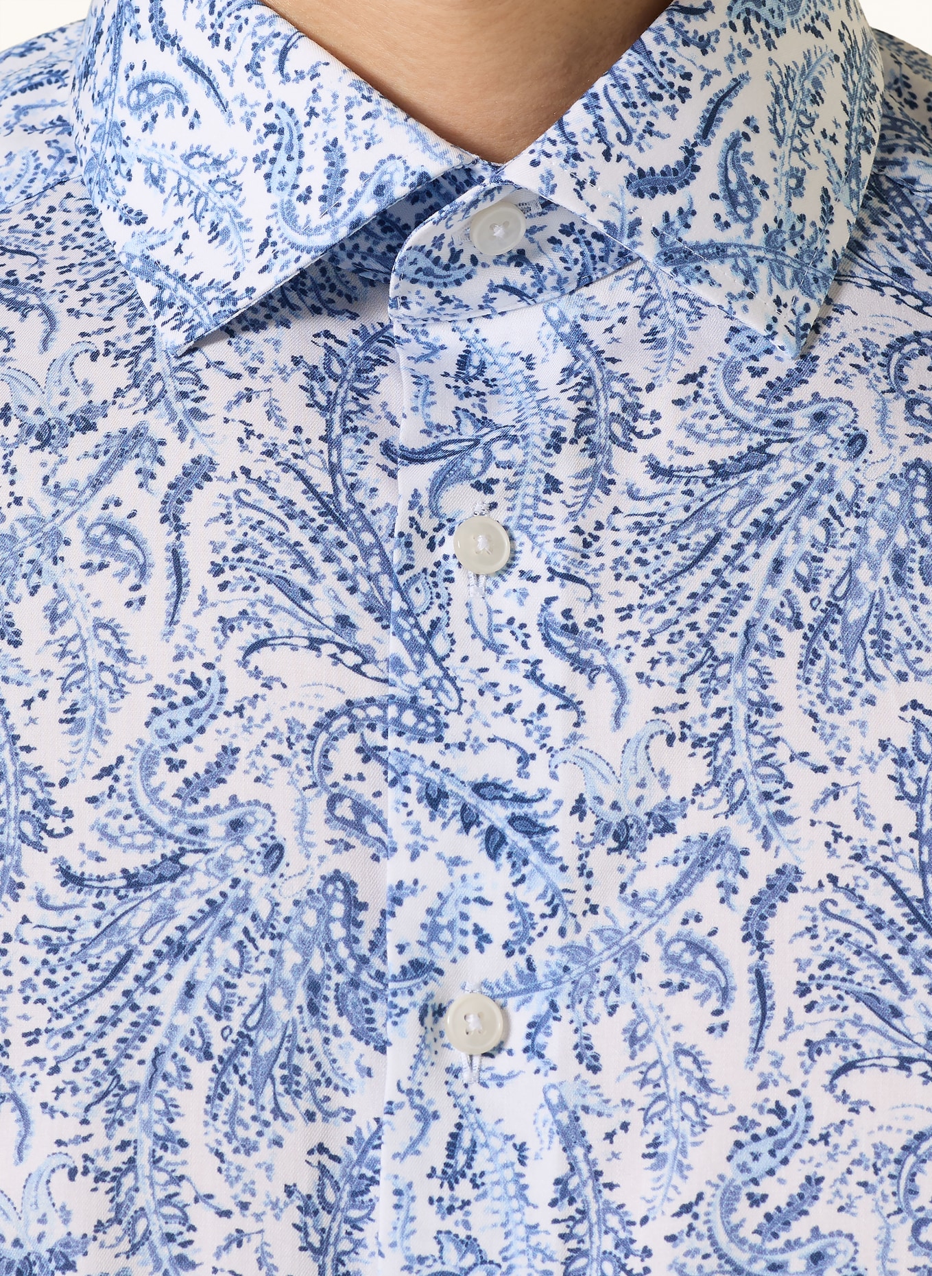 OLYMP Chemise à manches courtes Luxor coupe moderne: BLEU CLAIR / BLANC