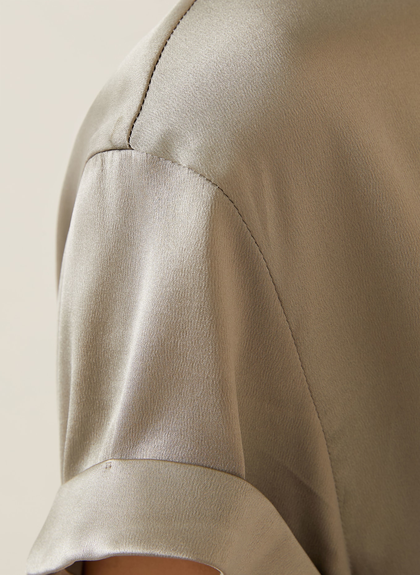 BRUNELLO CUCINELLI Blusenshirt aus Seide mit Schmucksteinen: PLATIN