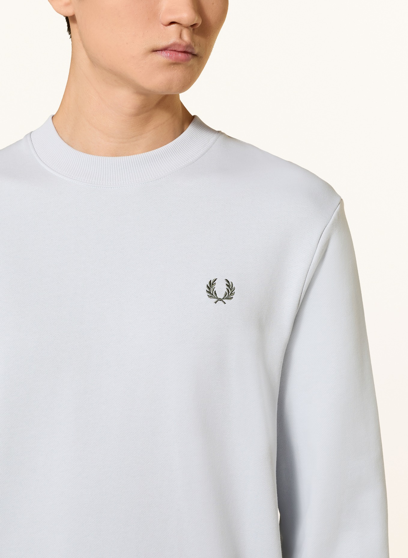 FRED PERRY Sweatshirt: HELLBLAU