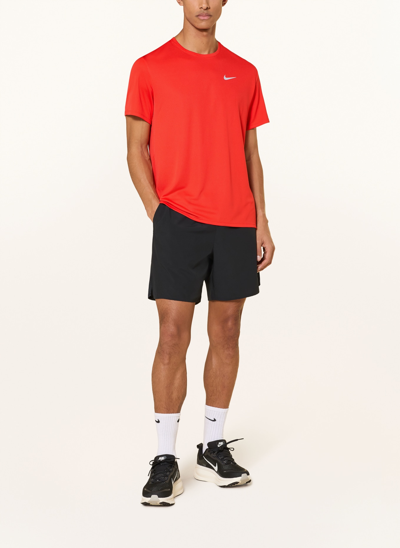 Nike Koszulka do biegania MILER: JASKRAWY CZERWONY