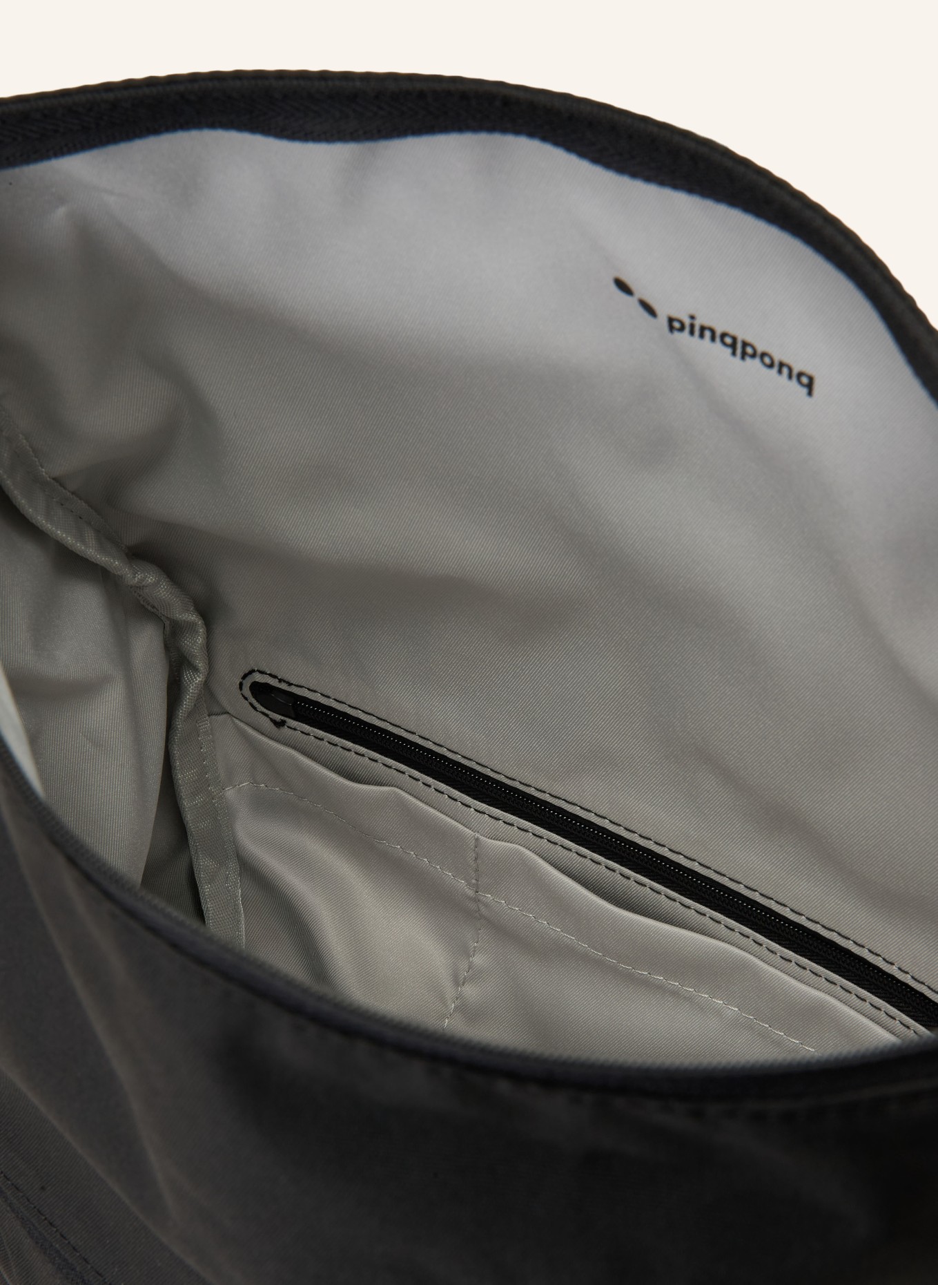 pinqponq Sac à bandoulière AKSEL: NOIR