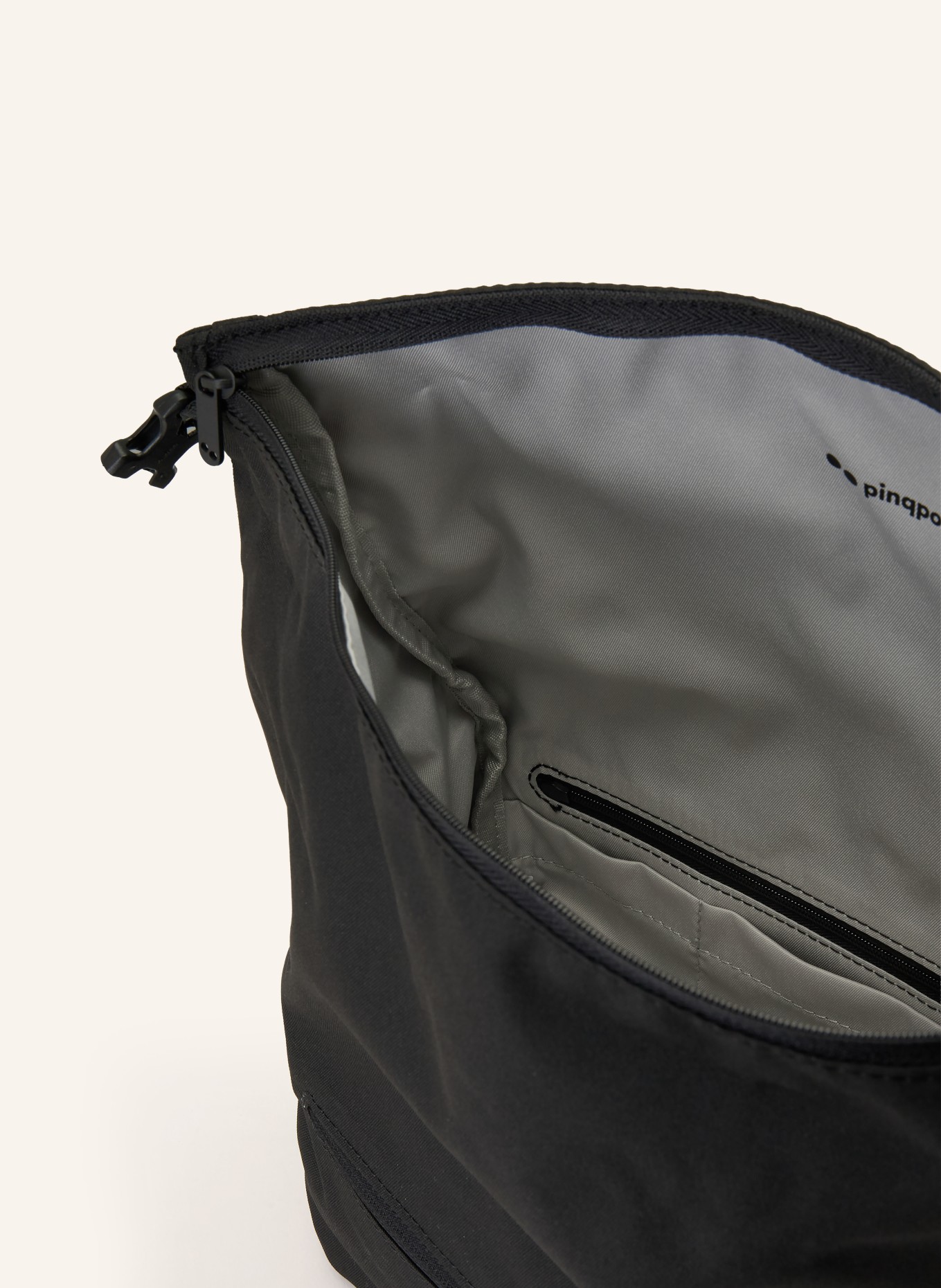pinqponq Sac à bandoulière AKSEL: NOIR