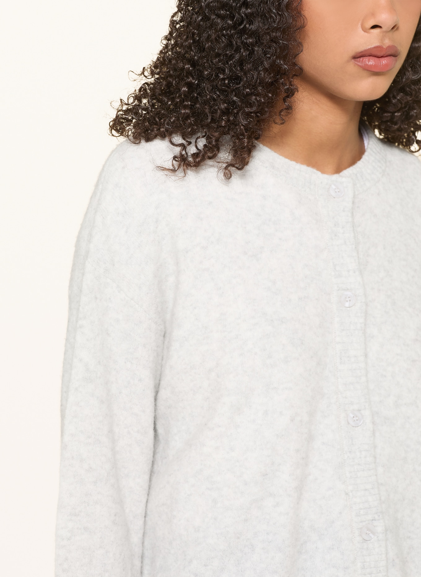 American Vintage Gebreid vest DAMSVILLE: LICHTGRIJS