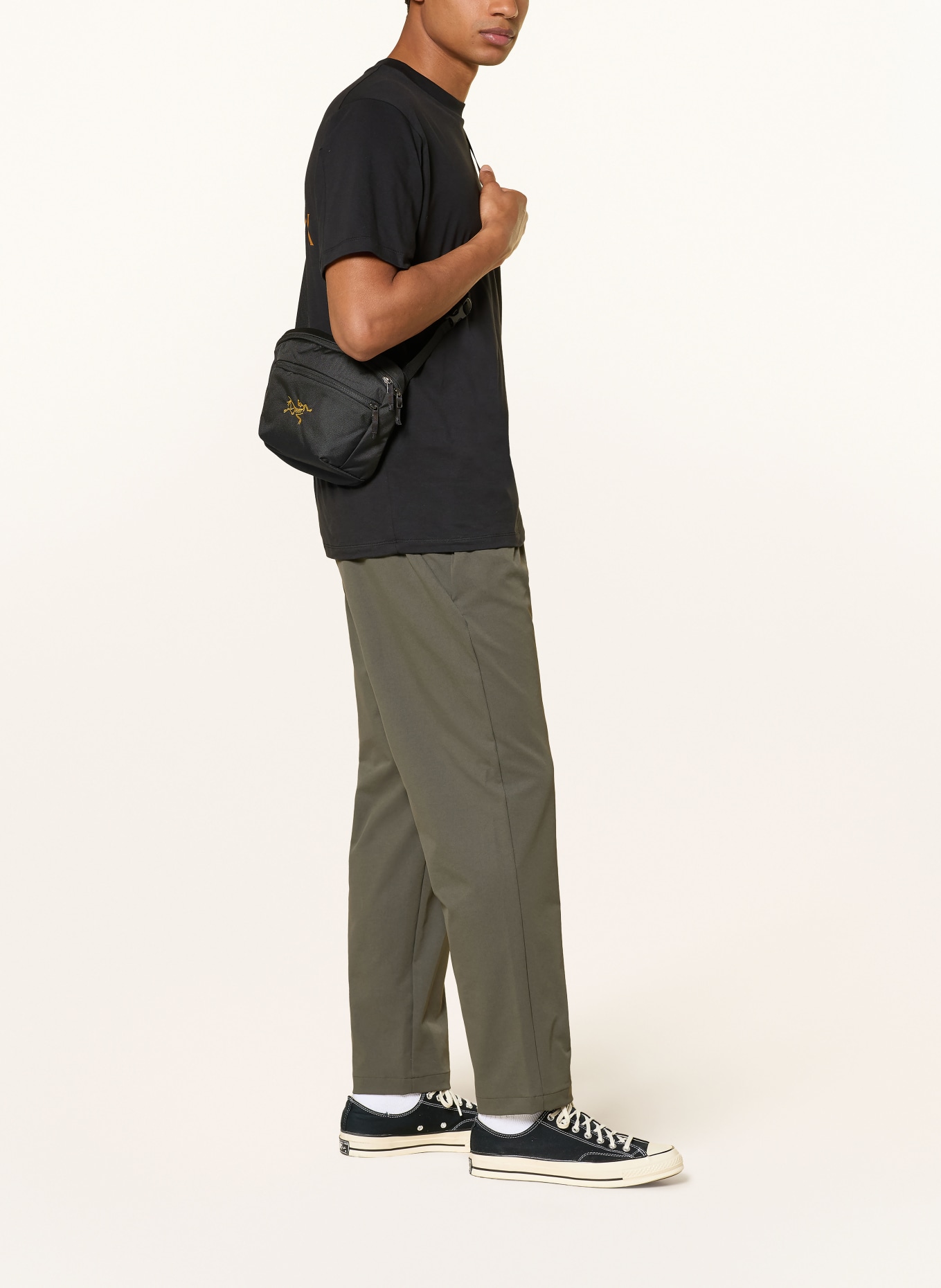 ARC'TERYX Ledvinka MANTIS 2: ČERNÁ