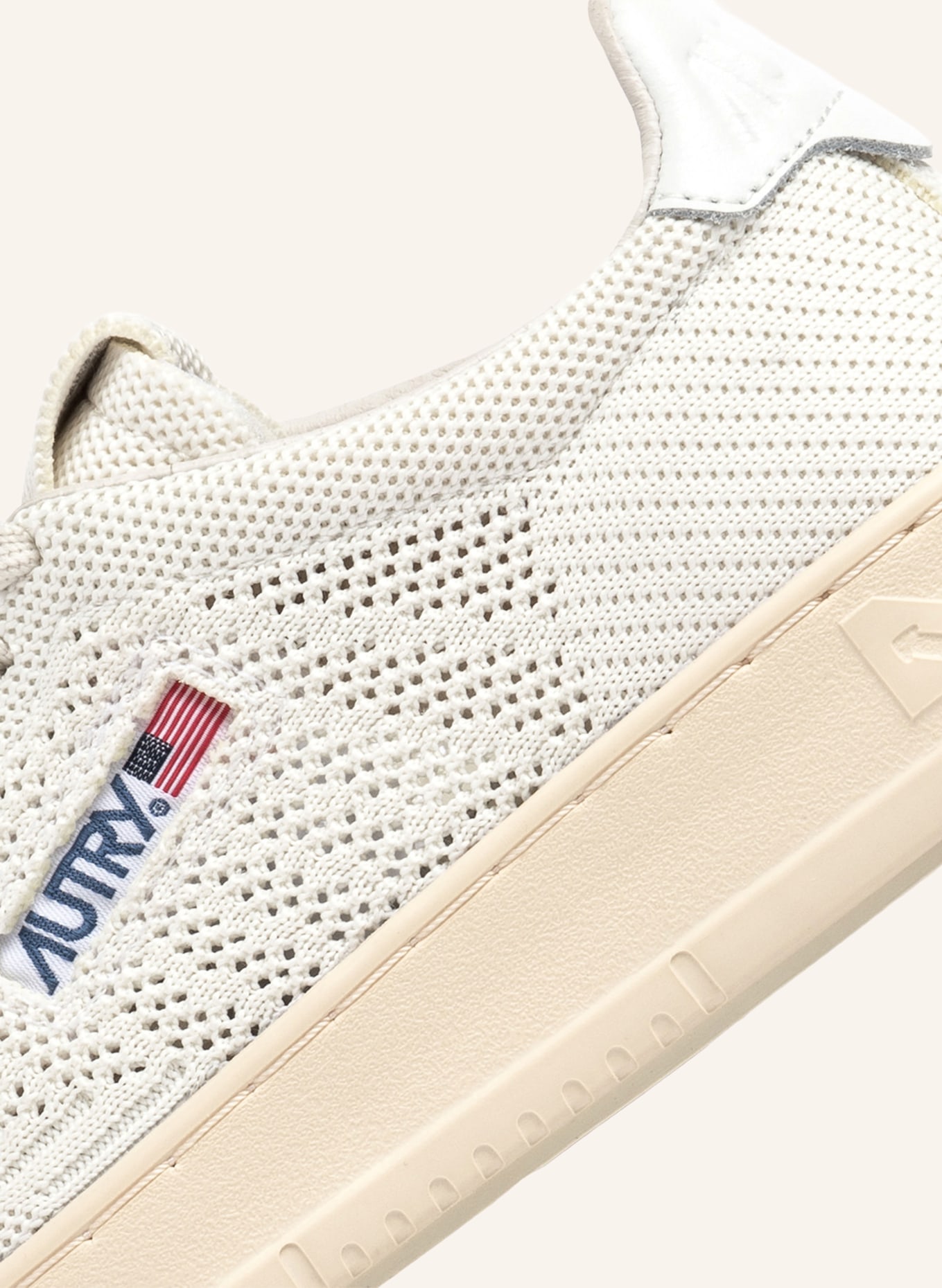 AUTRY Sneaker EASEKNIT LOW KN: LICHTGRIJS / CRÈME