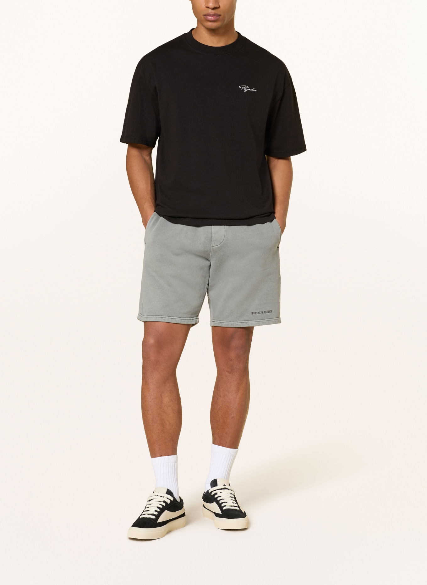 PEGADOR Sweatshorts: GRAU