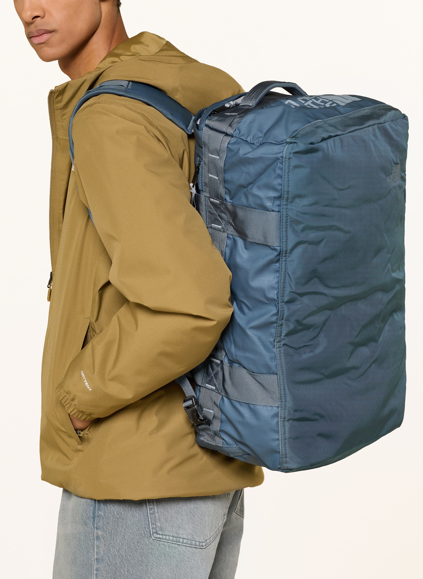 THE NORTH FACE Rugzak BASE CAMP VOYAGER 42 l met laptopvak: BLAUWGRIJS / DONKERGRIJS