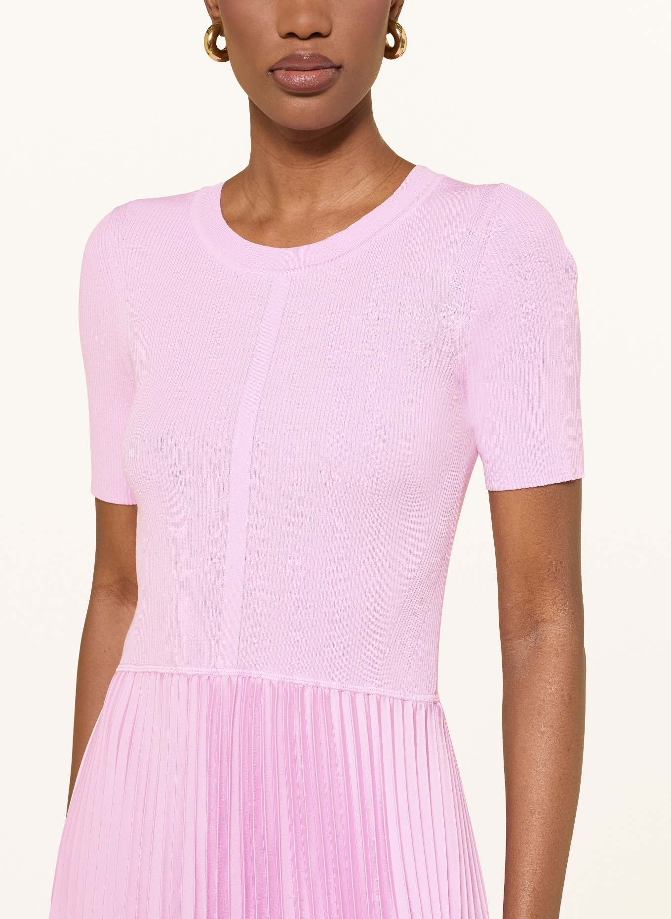 BOSS Kleid FADRIDI im Materialmix mit Plissees: HELLLILA