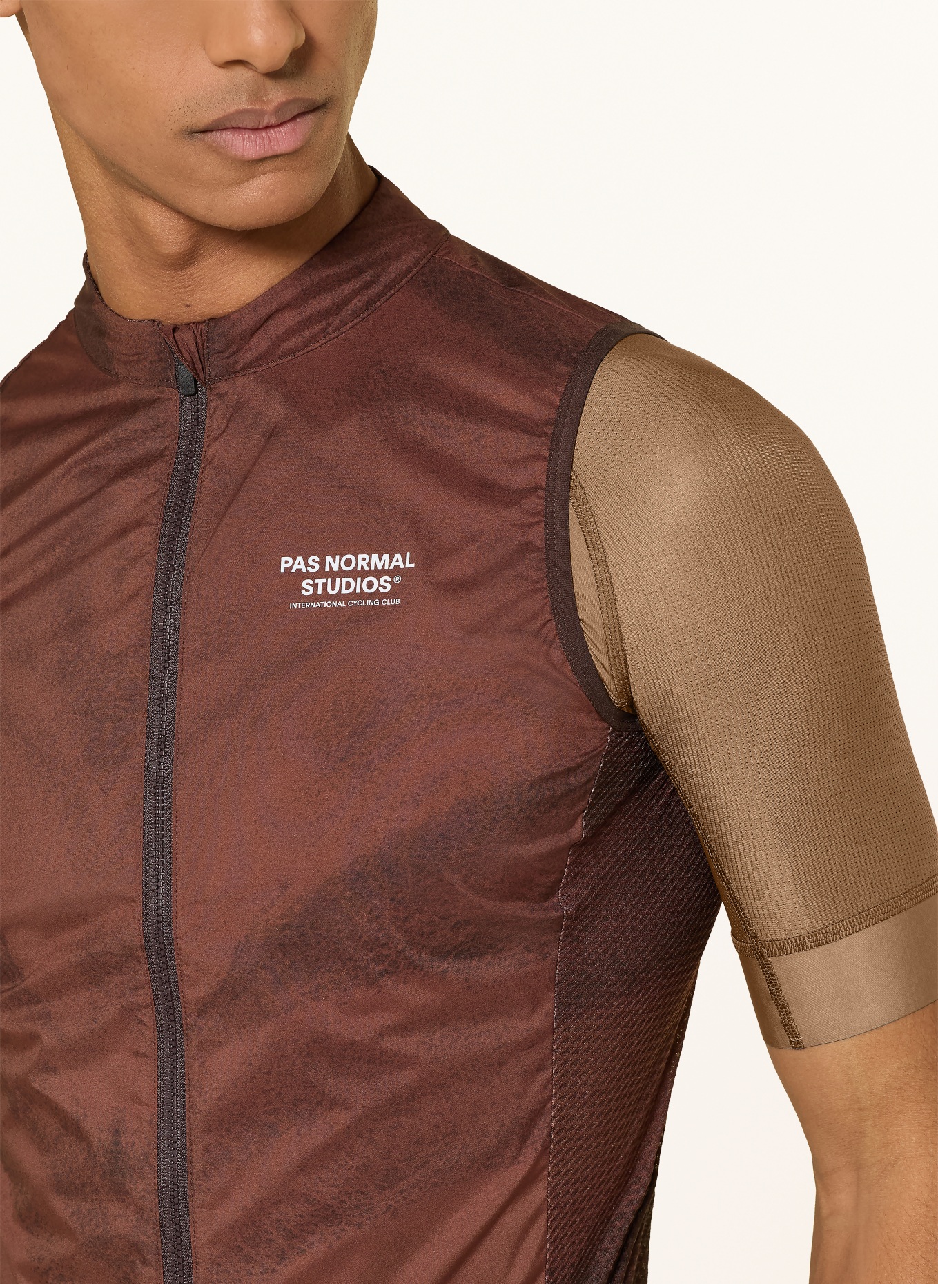 PAS NORMAL STUDIOS Fietsvest MECHANISM STOW AWAY: MARRON FONCÉ