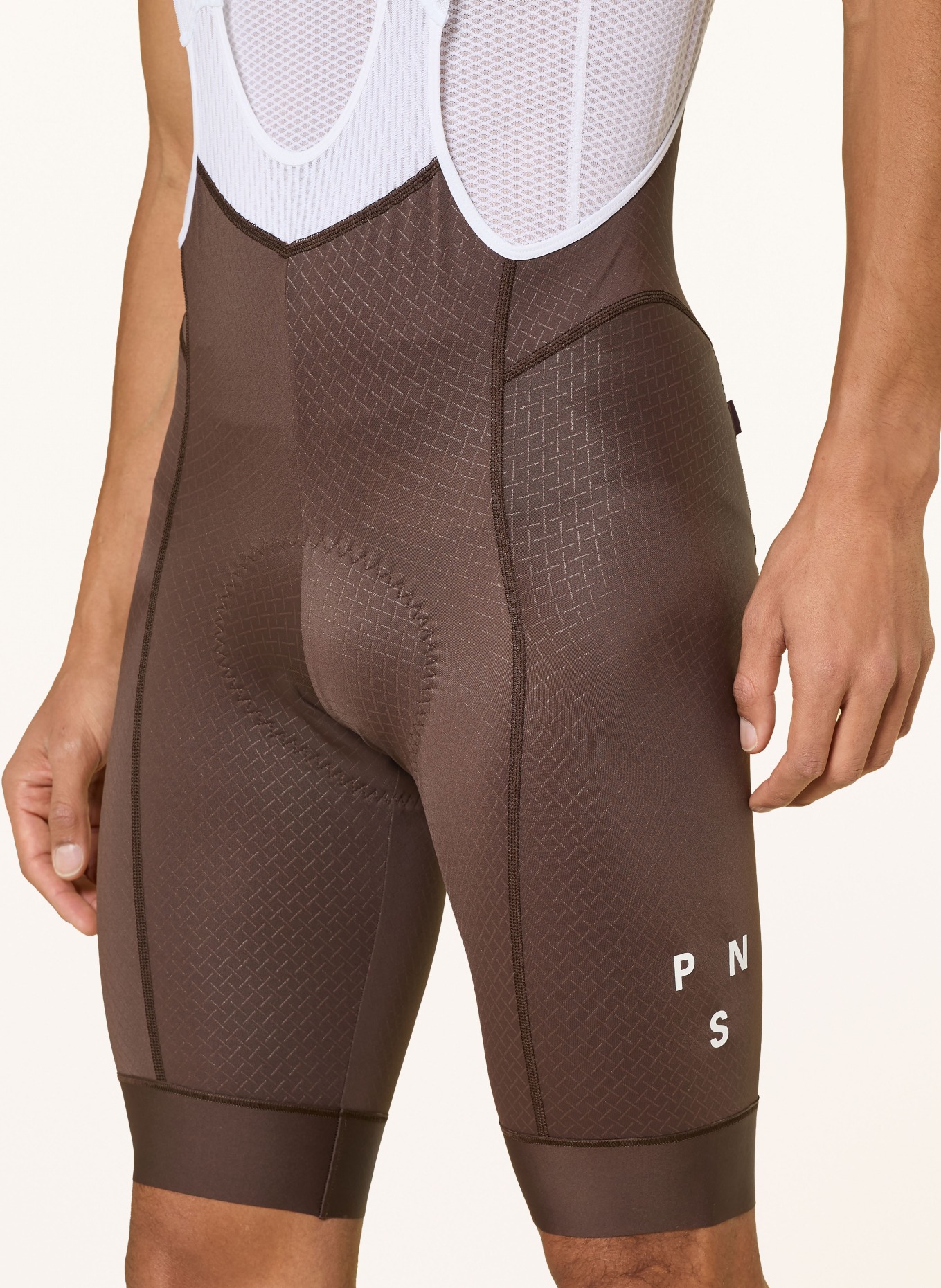 PAS NORMAL STUDIOS Radhose MECHANISM BIBS mit Trägern und gepolstertem Einsatz: DUNKELBRAUN / WEISS