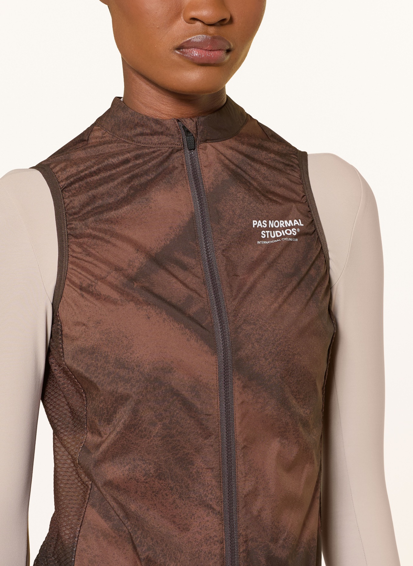 PAS NORMAL STUDIOS Fietsvest MECHANISM STOW AWAY: MARRON FONCÉ