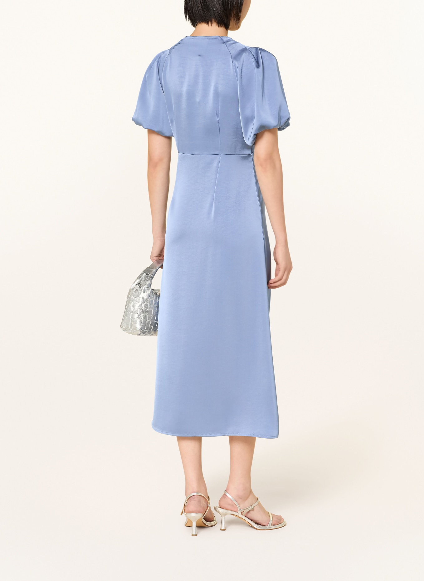 NEO NOIR Saténové šaty ILLANA: MODRÁ