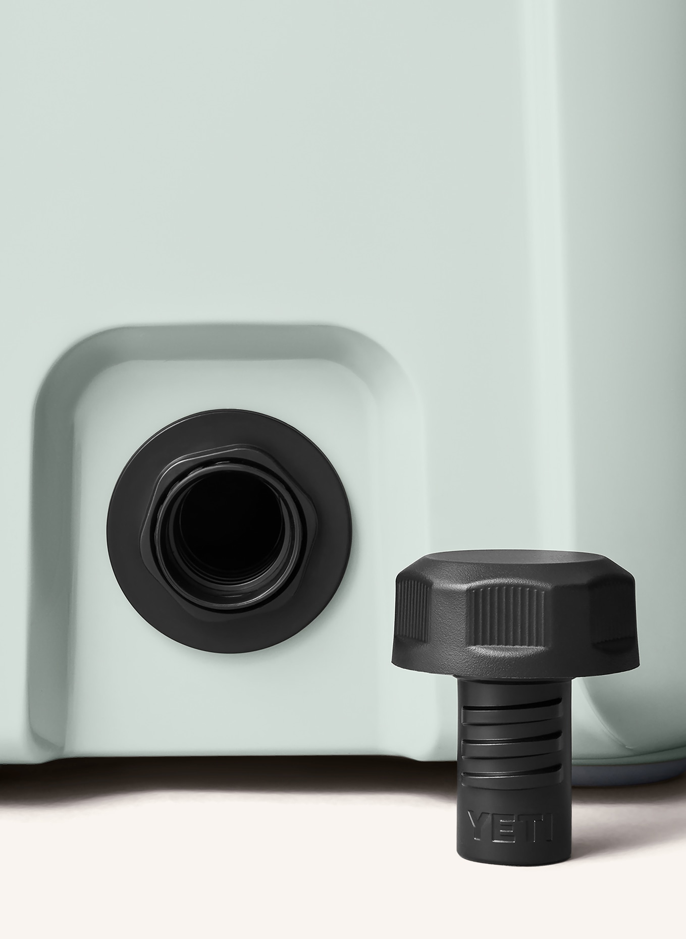 YETI Koelbox ROADIE® 15: GRIJS / ZWART