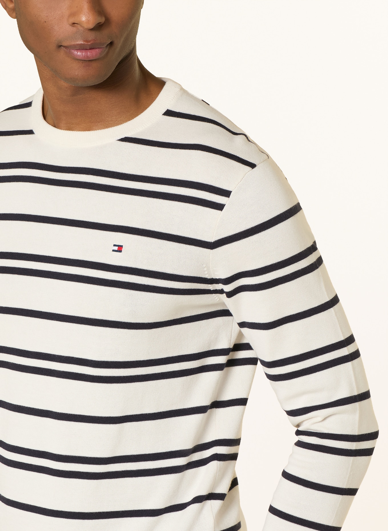 TOMMY HILFIGER Pullover: CREME / DUNKELBLAU