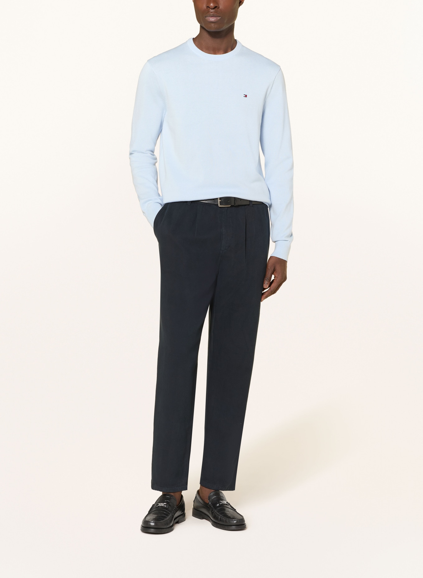 TOMMY HILFIGER Svetr: TMAVĚ MODRÁ