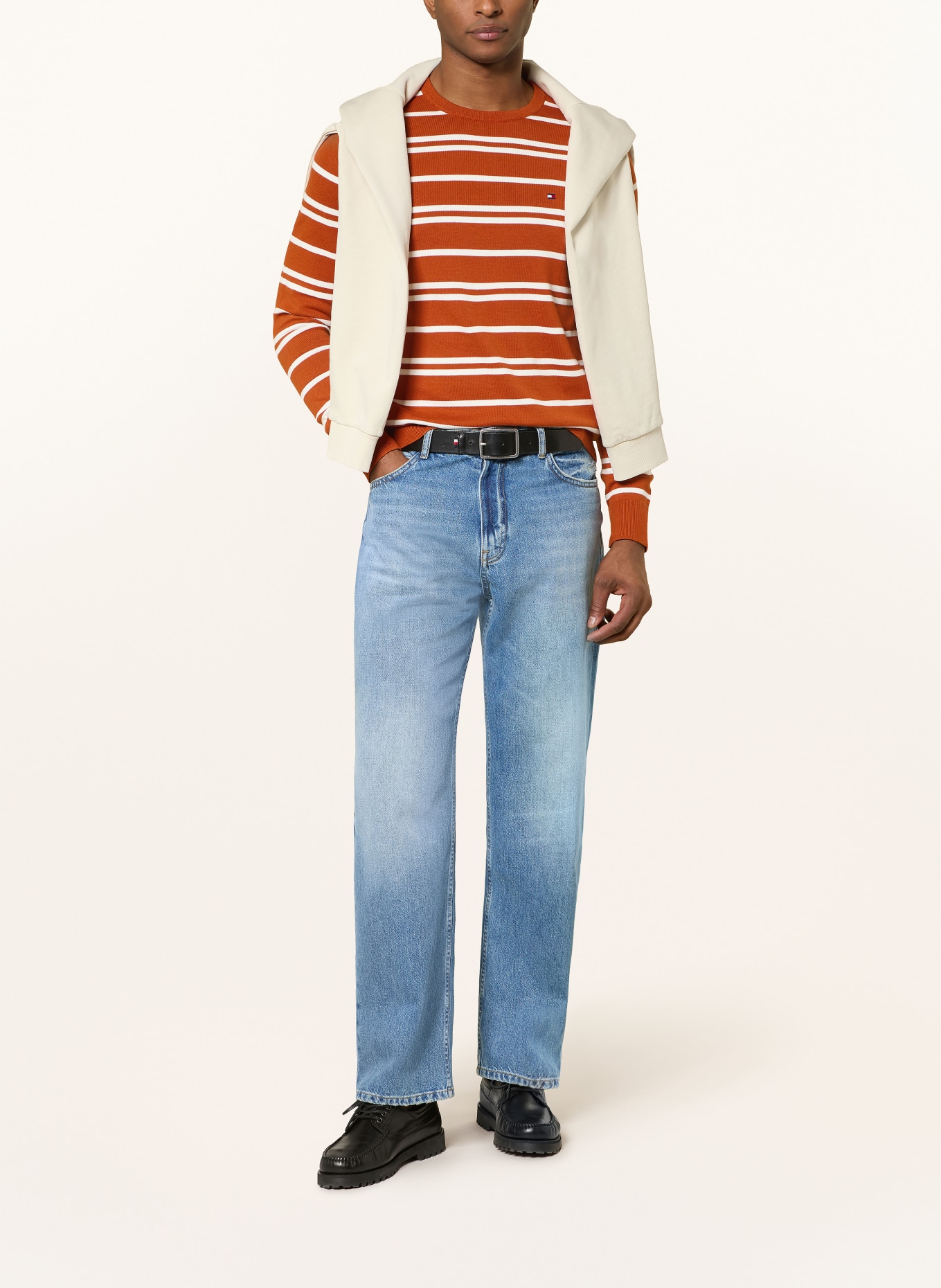 TOMMY HILFIGER Svetr: TMAVĚ ORANŽOVÁ / KRÉMOVÁ