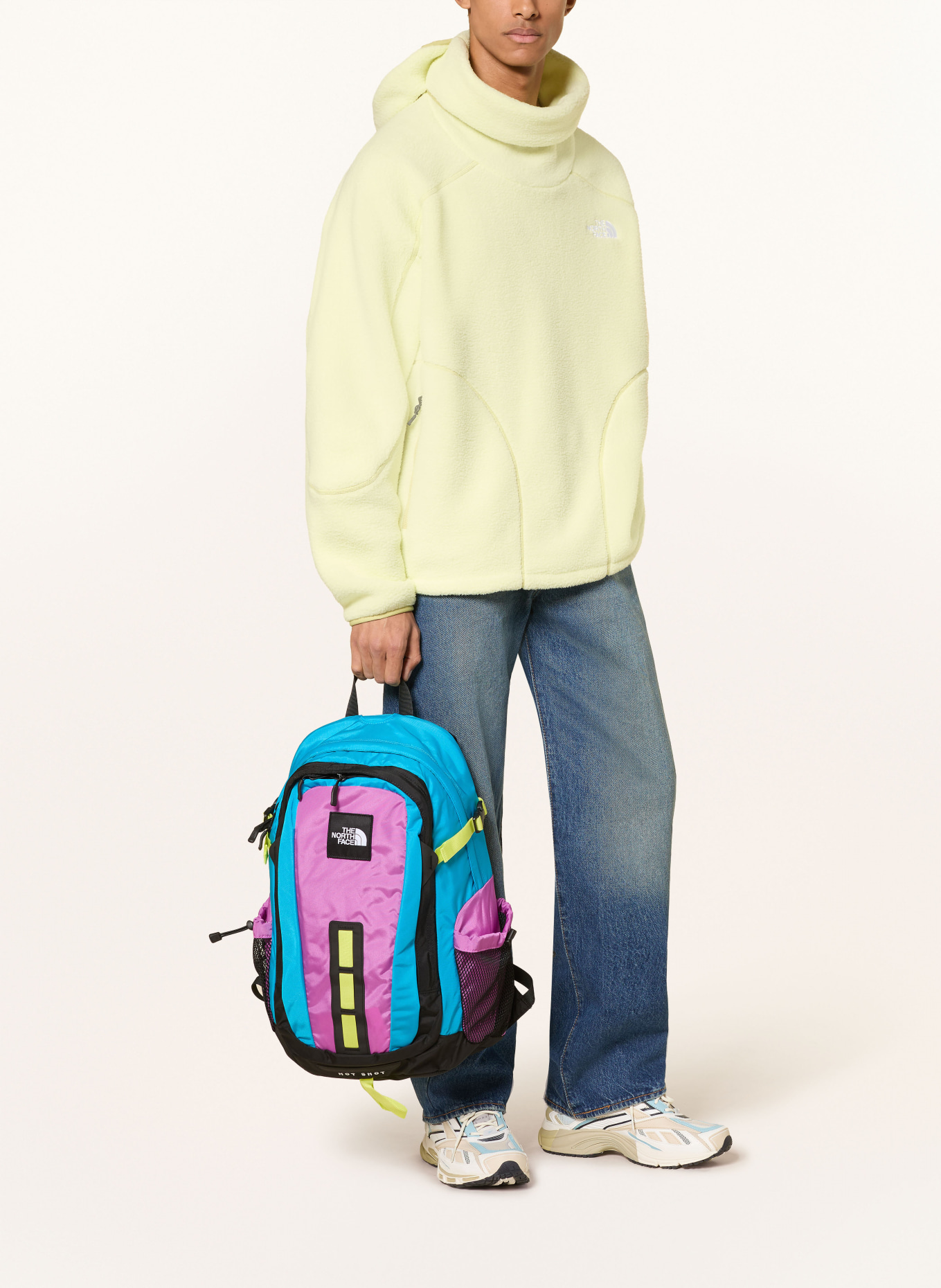 THE NORTH FACE Rugzak HOT SHOT 30 l met laptopvak: TURQUOISE / ROZE / NEONGEEL