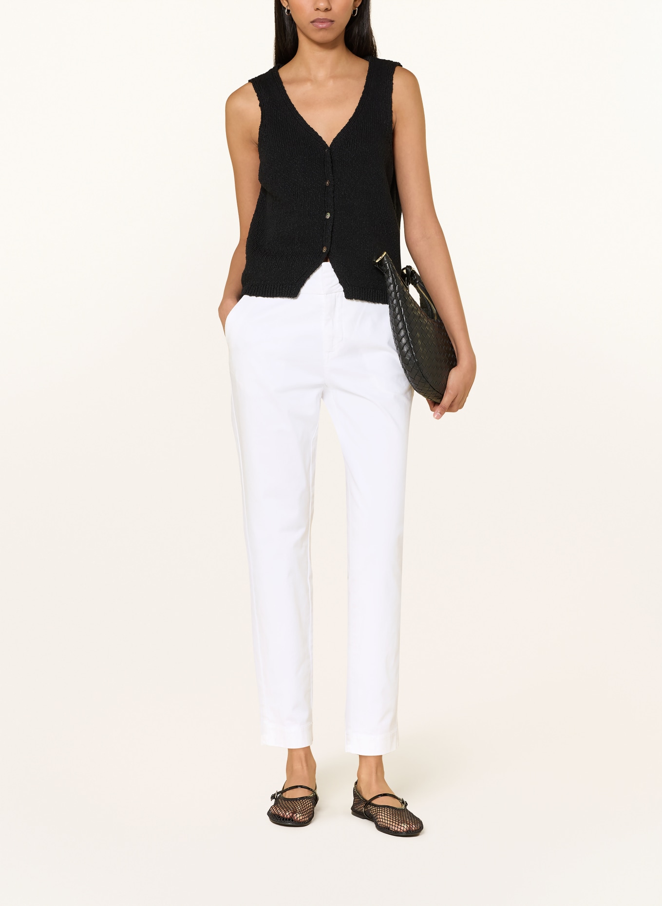 Part Two Chinosy: BIAŁY