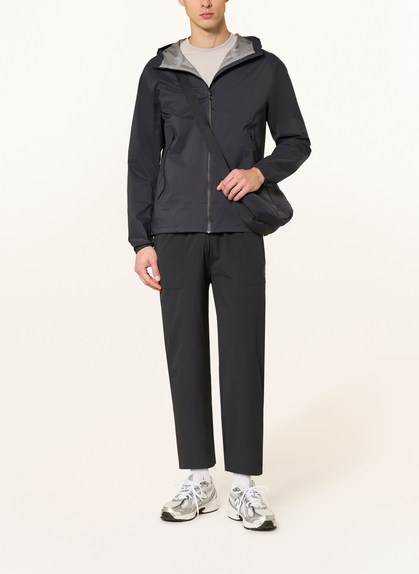 odlo Hardshell-Jacke ESSENTIAL: SCHWARZ