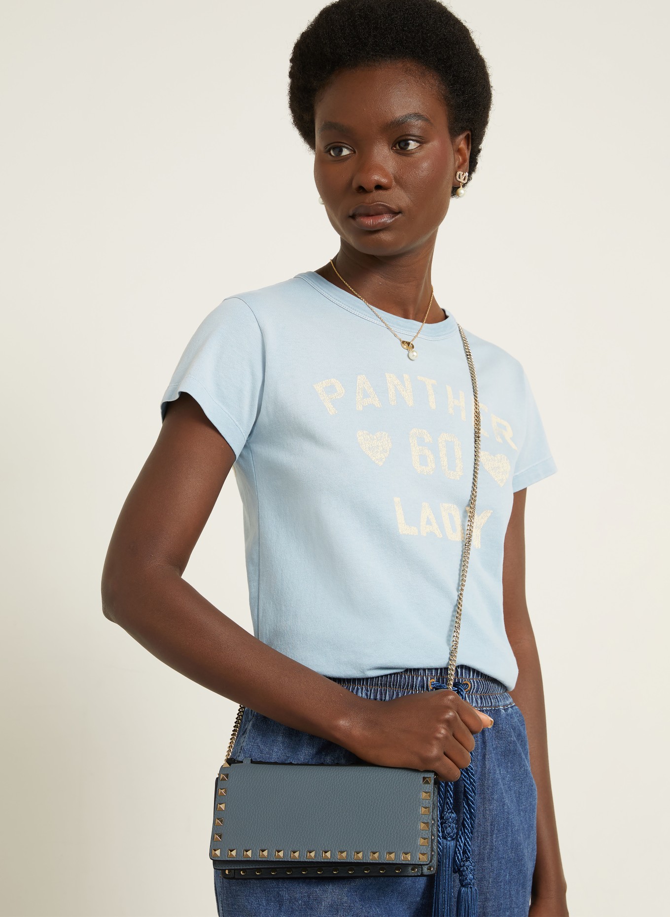 VALENTINO GARAVANI Geldbörse ROCKSTUD zum Umhängen: HELLBLAU