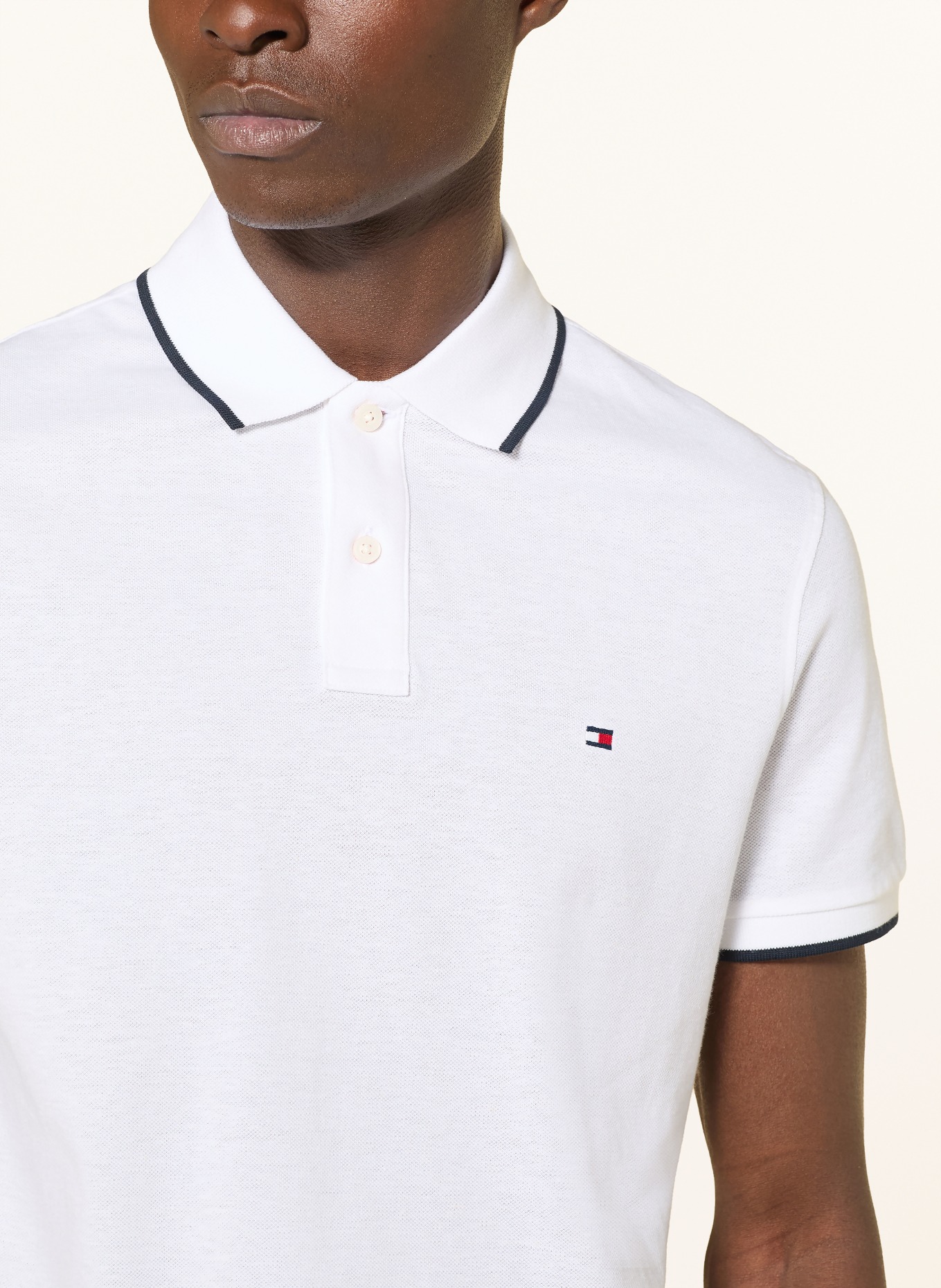 TOMMY HILFIGER Piqué-Poloshirt: WEISS / SCHWARZ