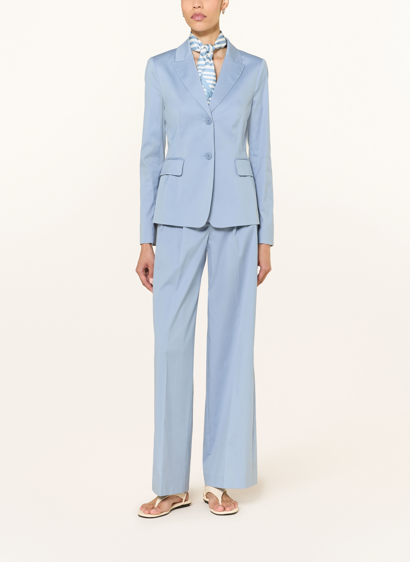 windsor. blazer: LICHTBLAUW