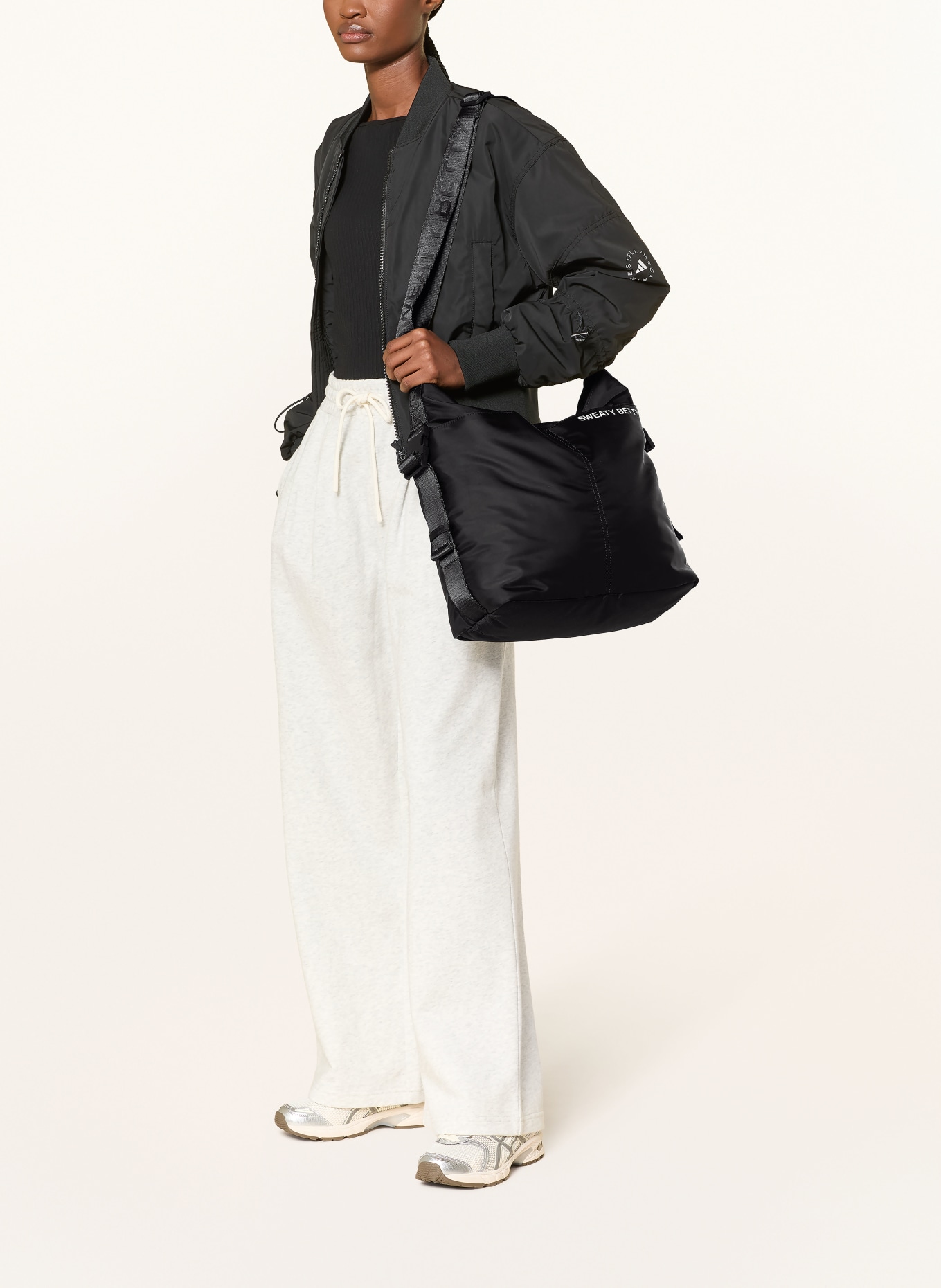 Sweaty Betty Schoudertas STRIVE: ZWART