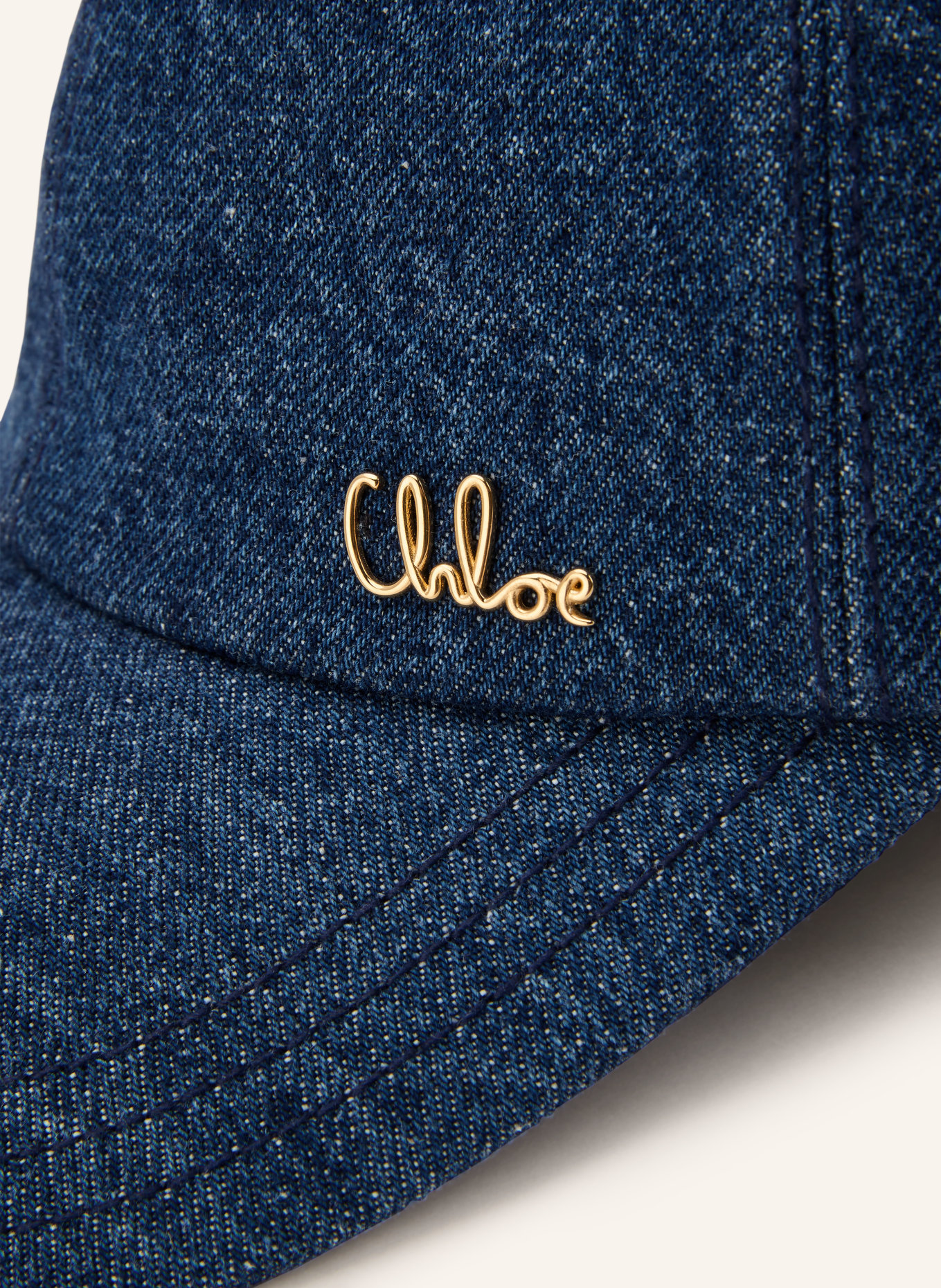 Chloé Džínová čepice ICONIC: TMAVĚ MODRÁ / ZLATÁ