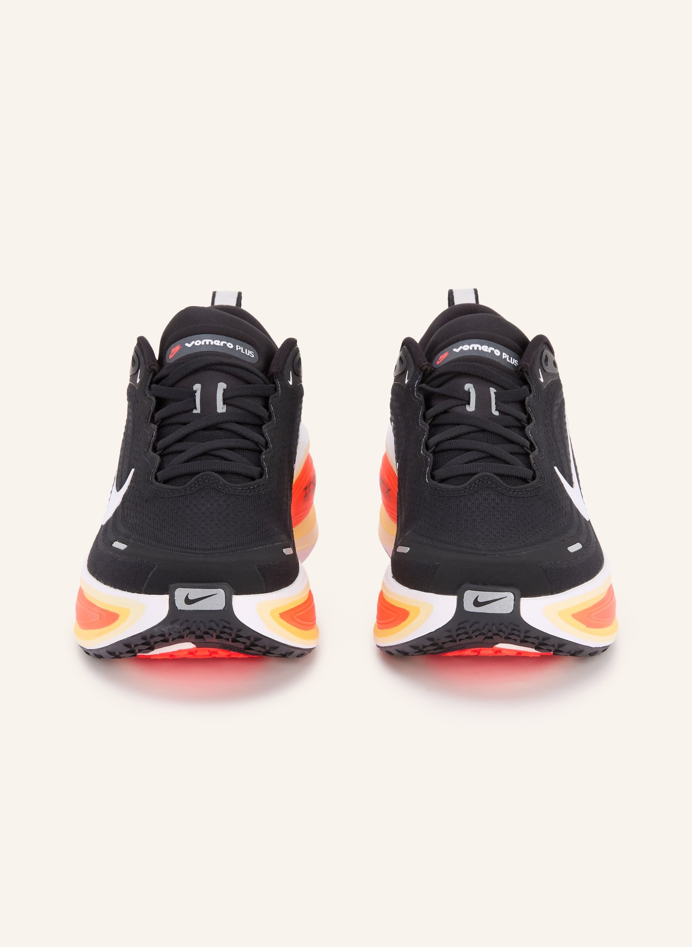 Nike Laufschuhe VOMERO PLUS: SCHWARZ / NEONROT / WEISS