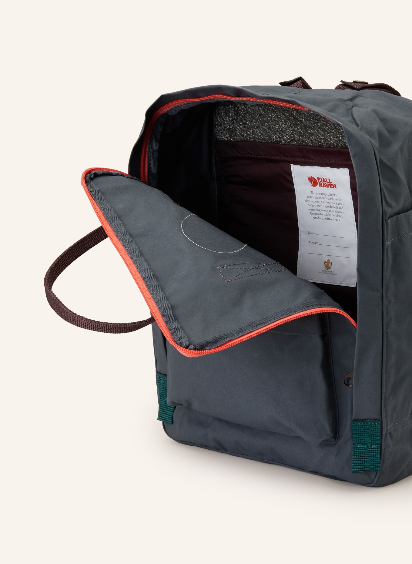 FJÄLLRÄVEN Sac à dos KÅNKEN KONCEPT: GRIS FONCÉ / LILAS FONCÉ