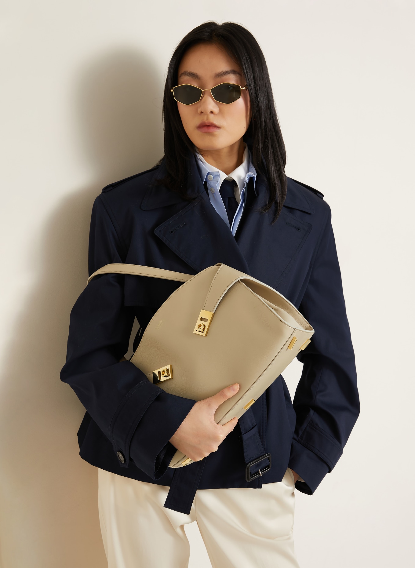 FERRAGAMO Handtasche HUG: HELLBRAUN / GOLD