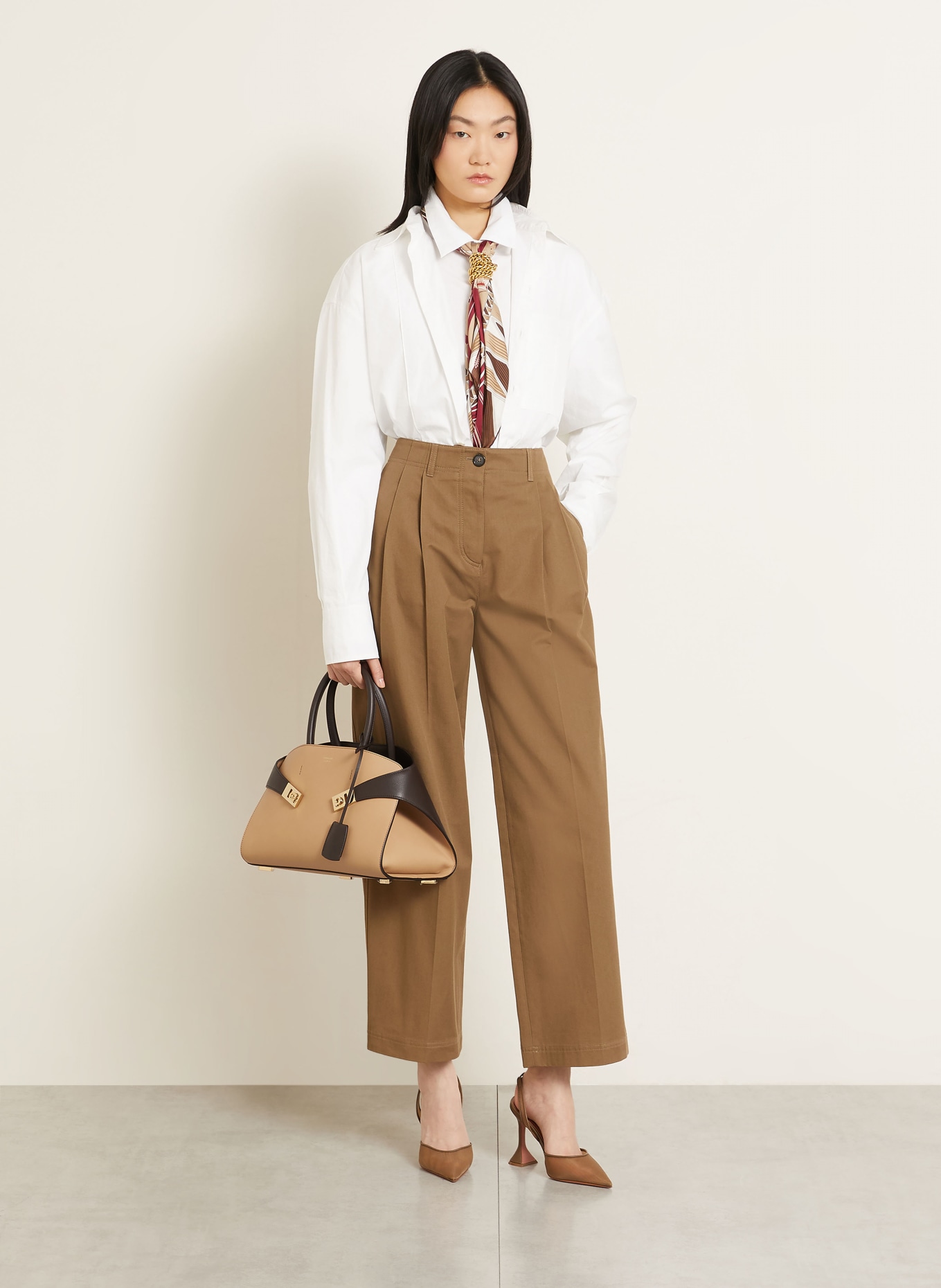 FERRAGAMO Handtasche HUG: DUNKELBRAUN / CAMEL