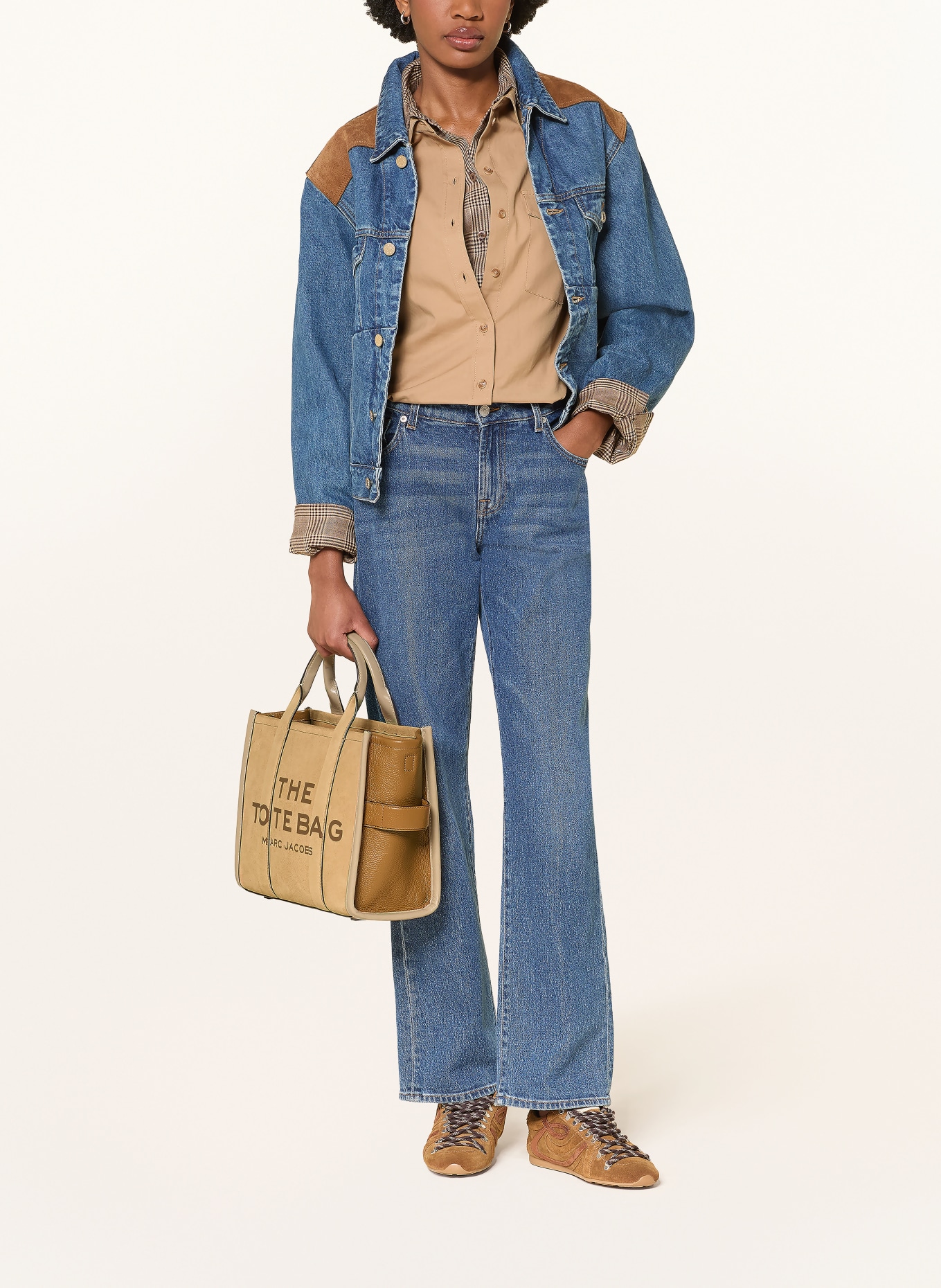 MARC JACOBS Shopper THE SUEDE MEDIUM TOTE BAG: VELBLOUDÍ / TMAVĚ HNĚDÁ