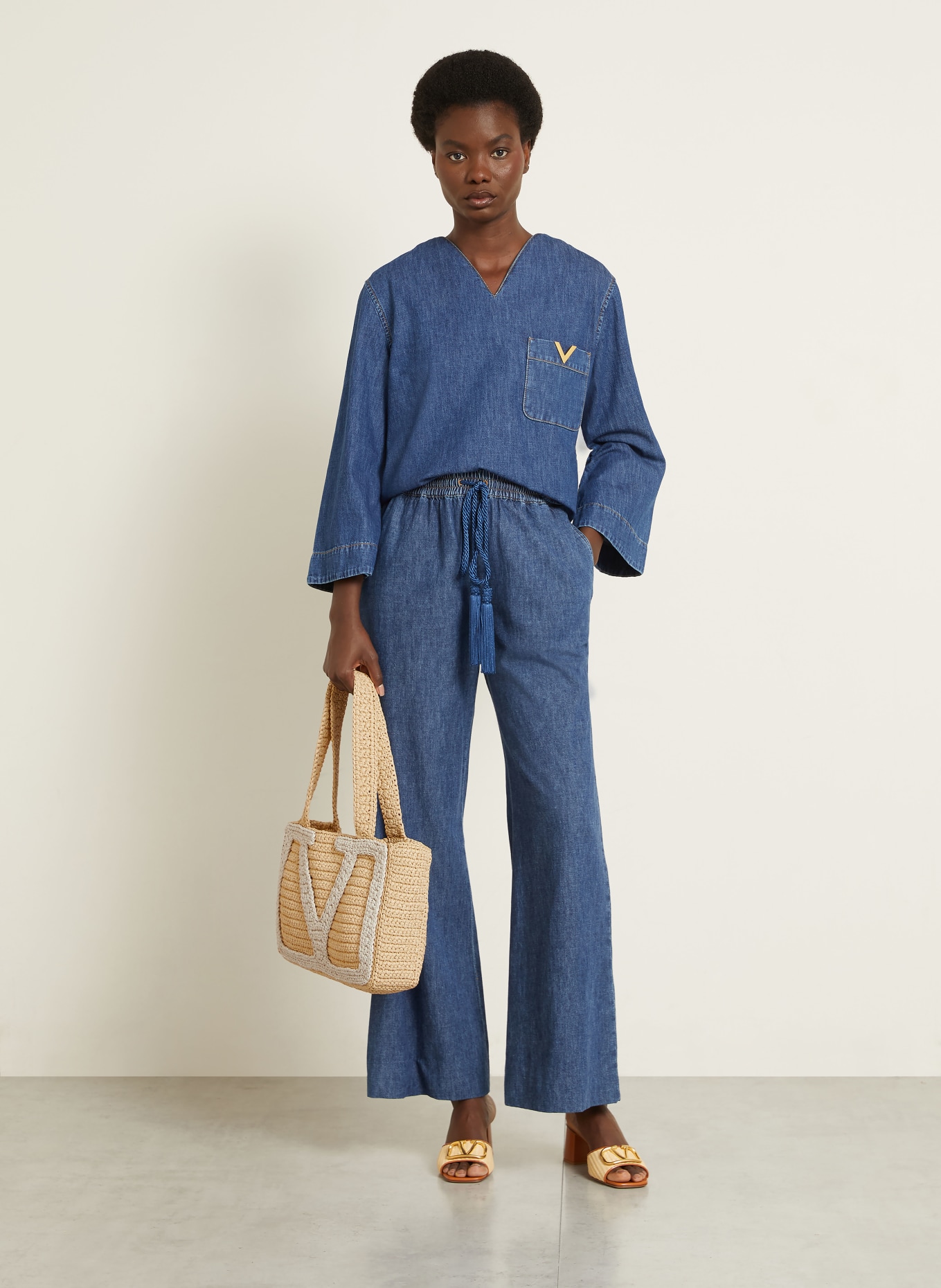 VALENTINO GARAVANI Shopper VIVA SUPERSTAR CROCHET MEDIUM: BEIGE / ECRU