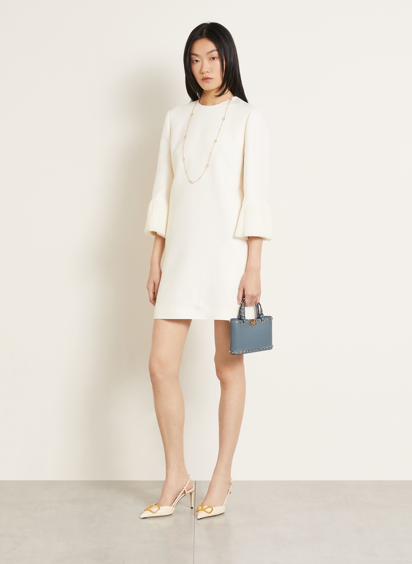 VALENTINO GARAVANI Kabelka ROCKSTUD MINI: ČERNOŠEDÁ