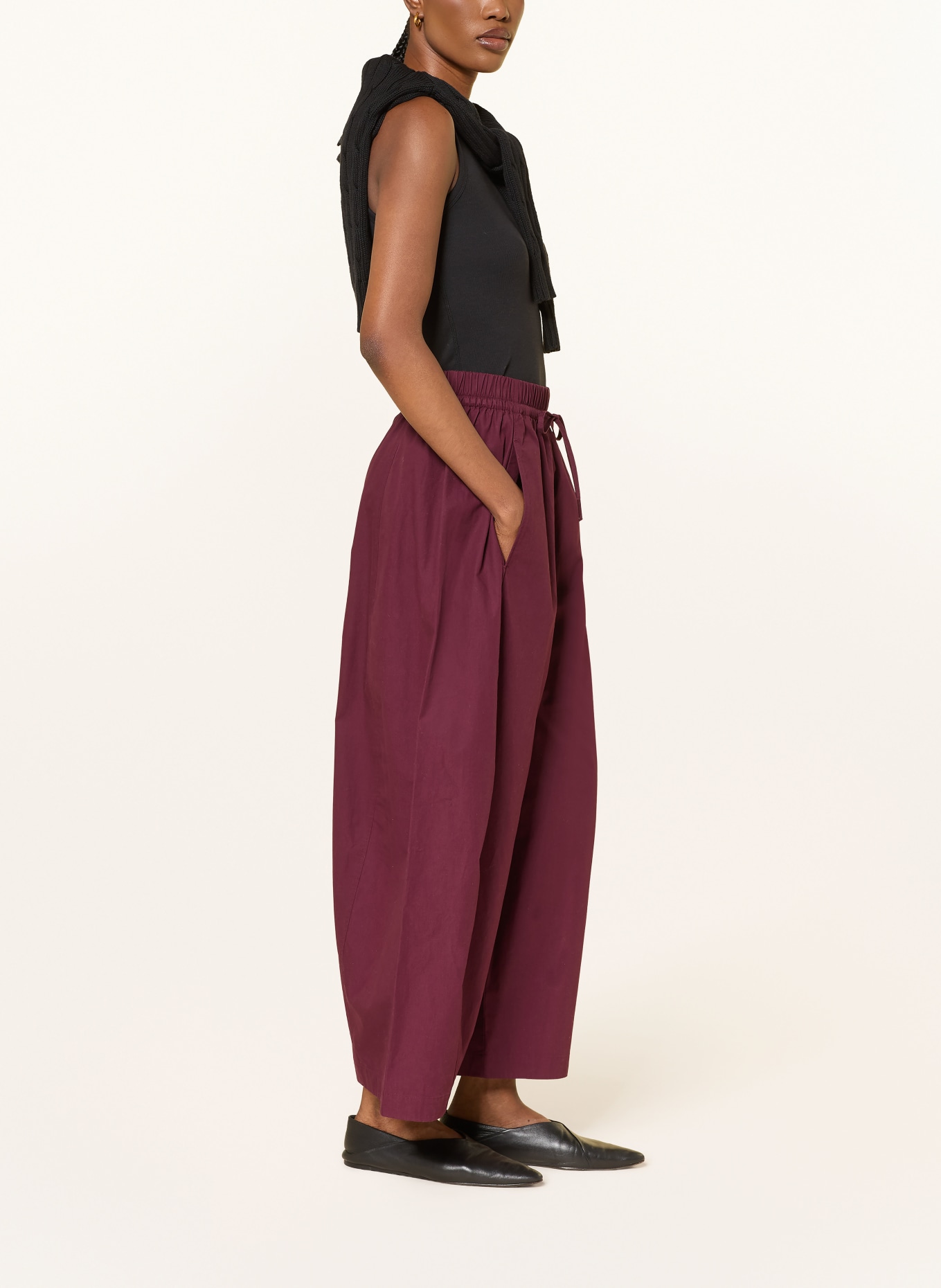 COS marlene broek: DONKERROOD