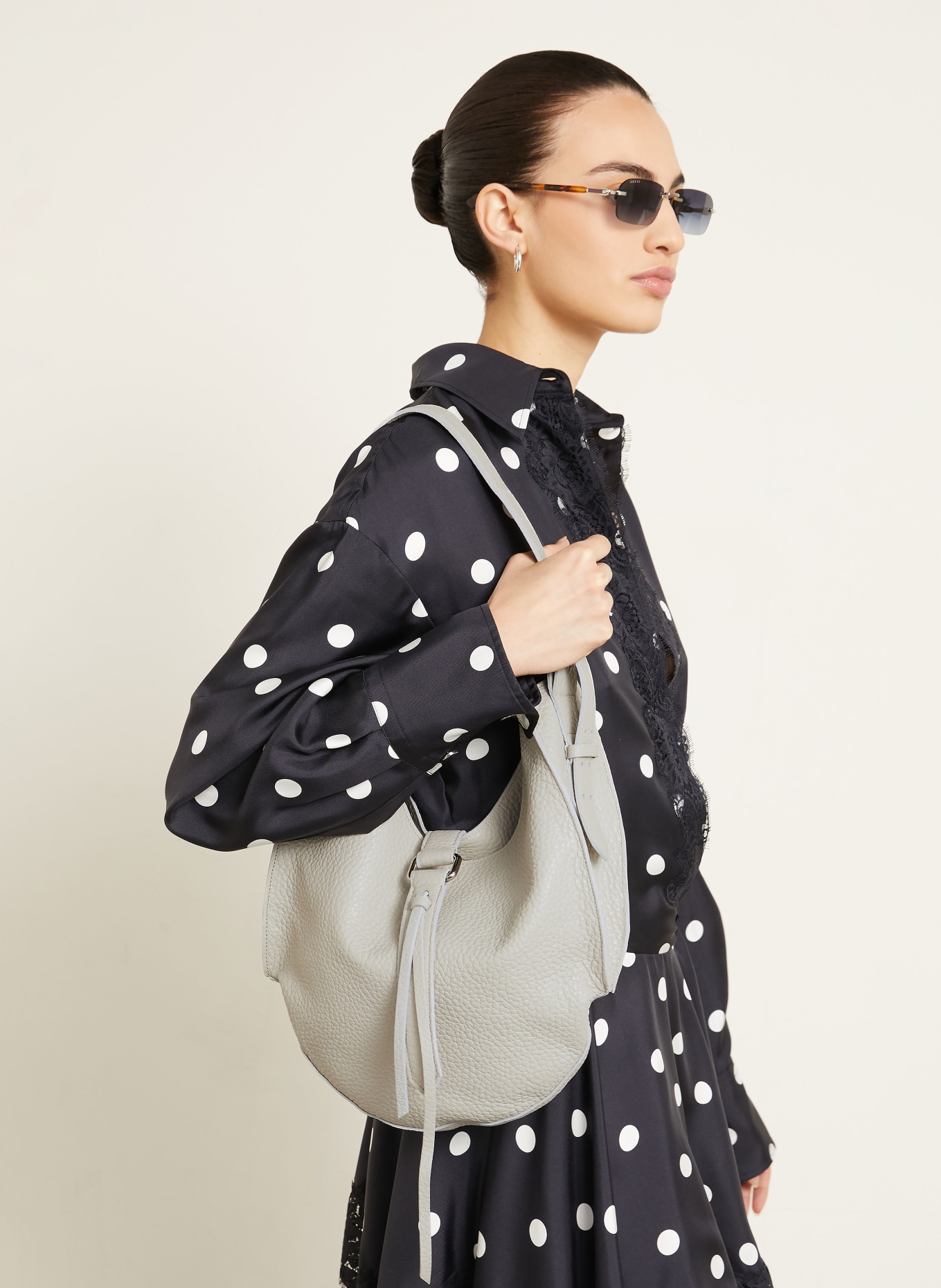 RADICA STUDIO Schoudertas SUNSET MIDI: LICHTGRIJS