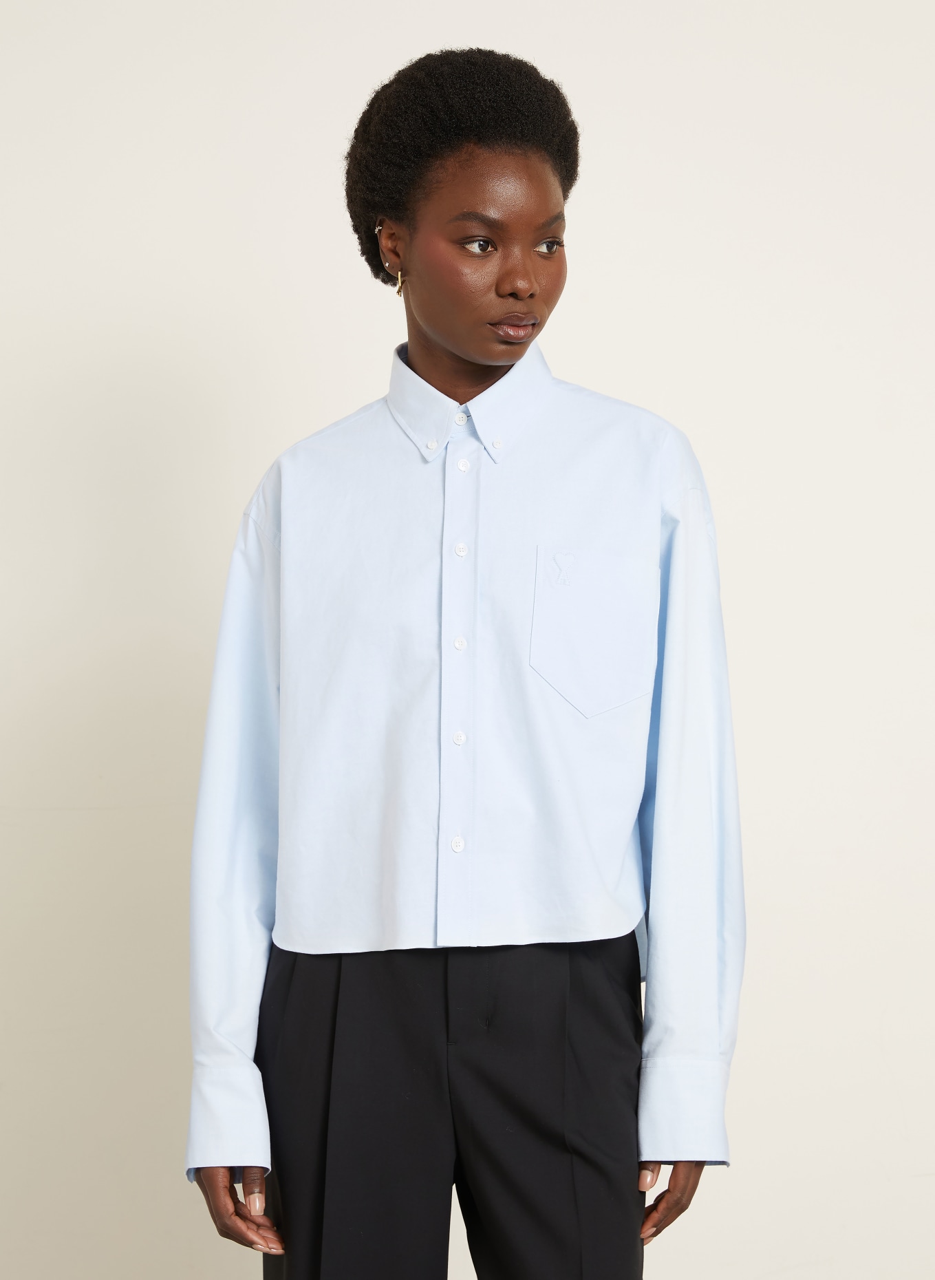 AMI PARIS Cropped-Hemdbluse: HELLBLAU