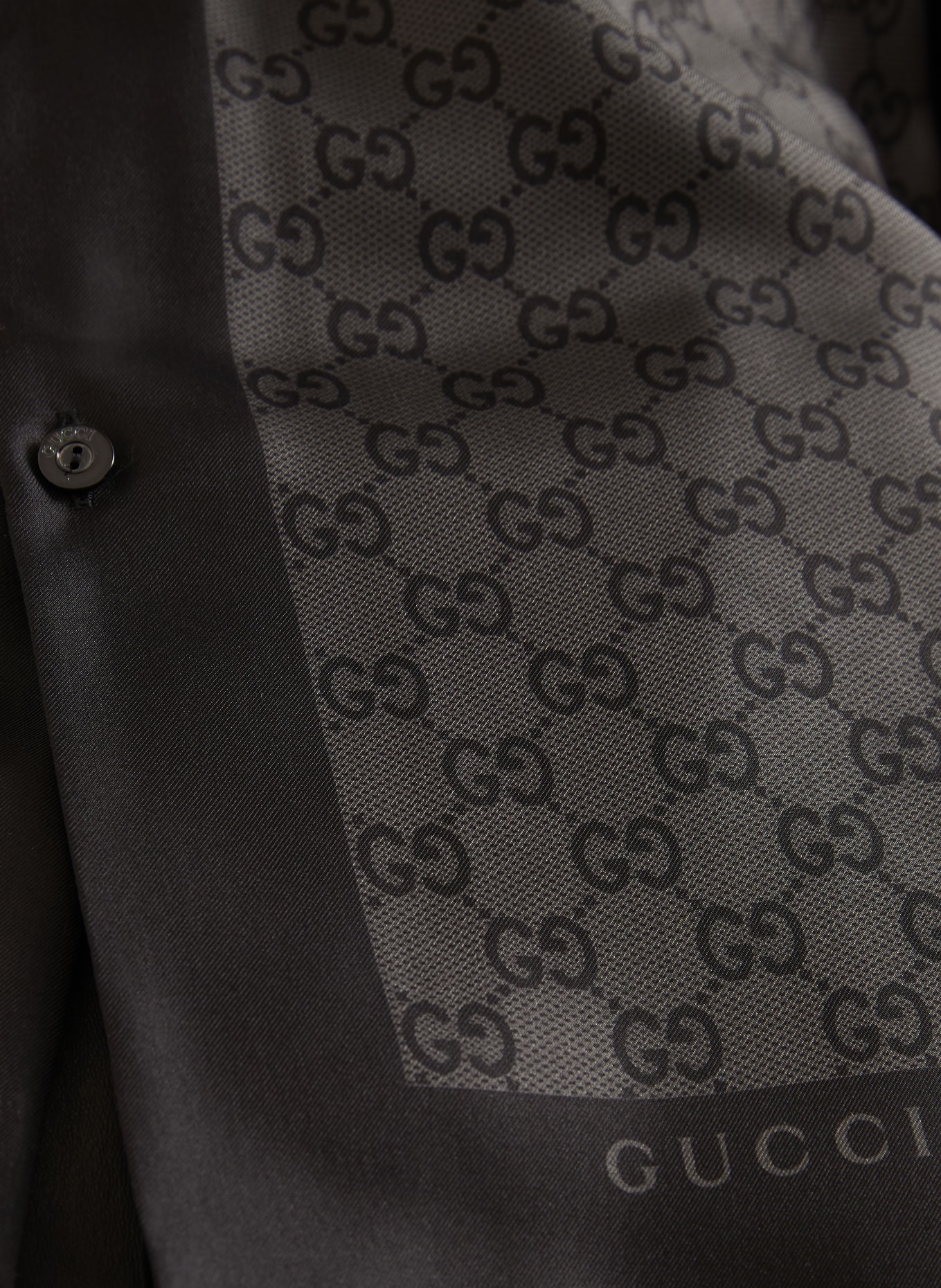 GUCCI Regular-Fit Resort Shirt: DARK GRAY / BLACK