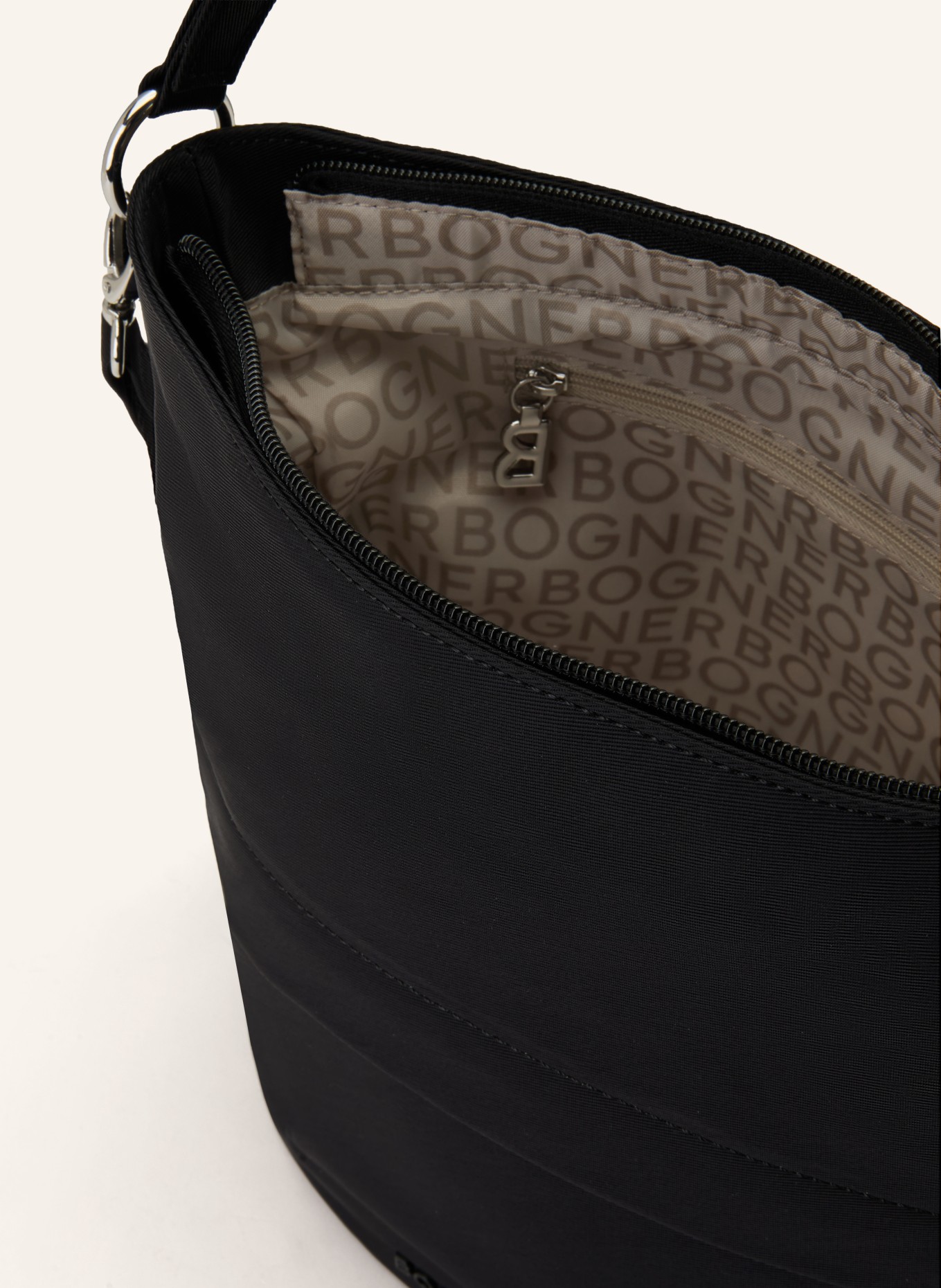 BOGNER Schultertasche: SCHWARZ / SILBER