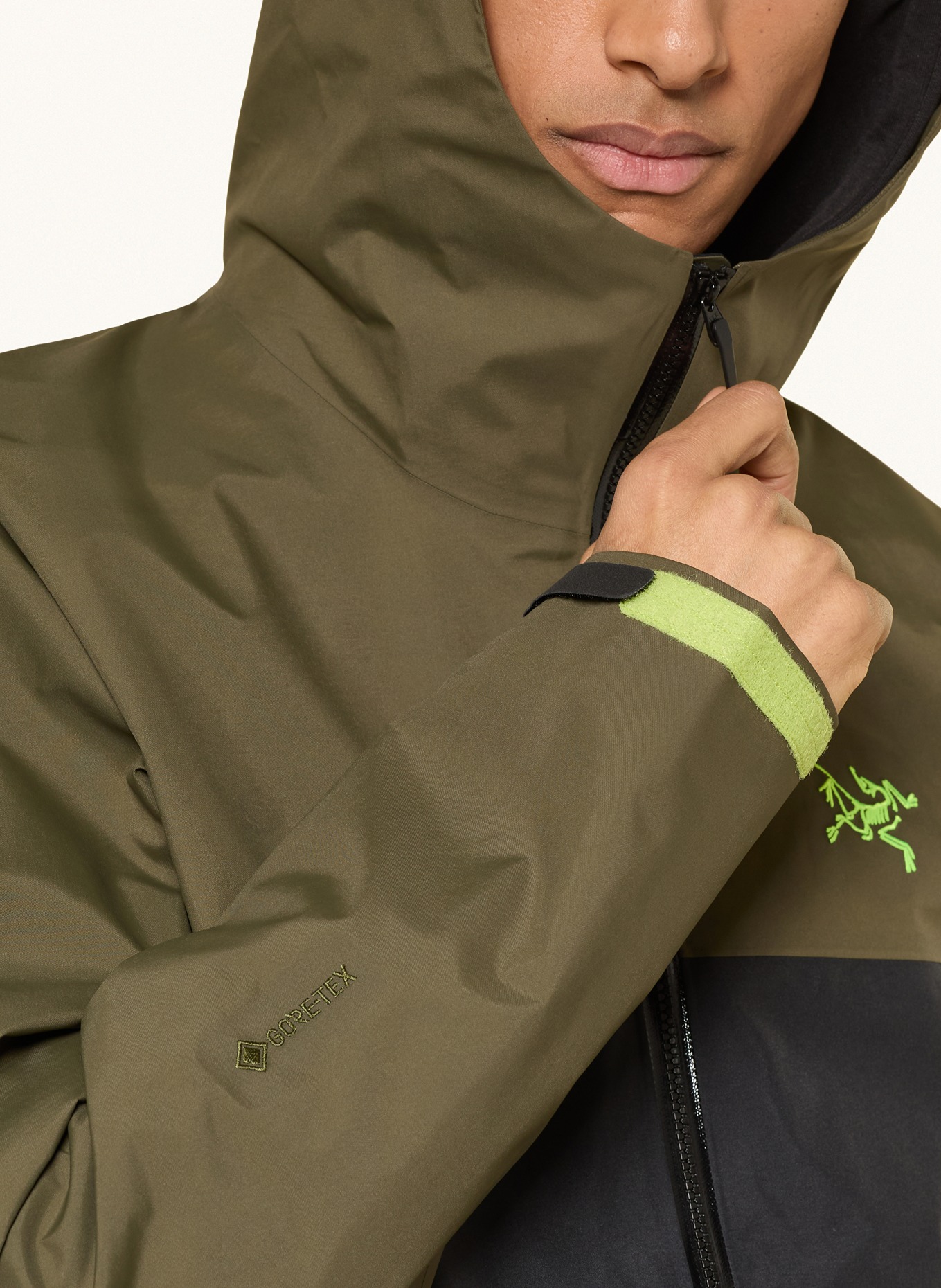ARC'TERYX Hardshell-jas BETA: KAKI / NEONGROEN / ZWART