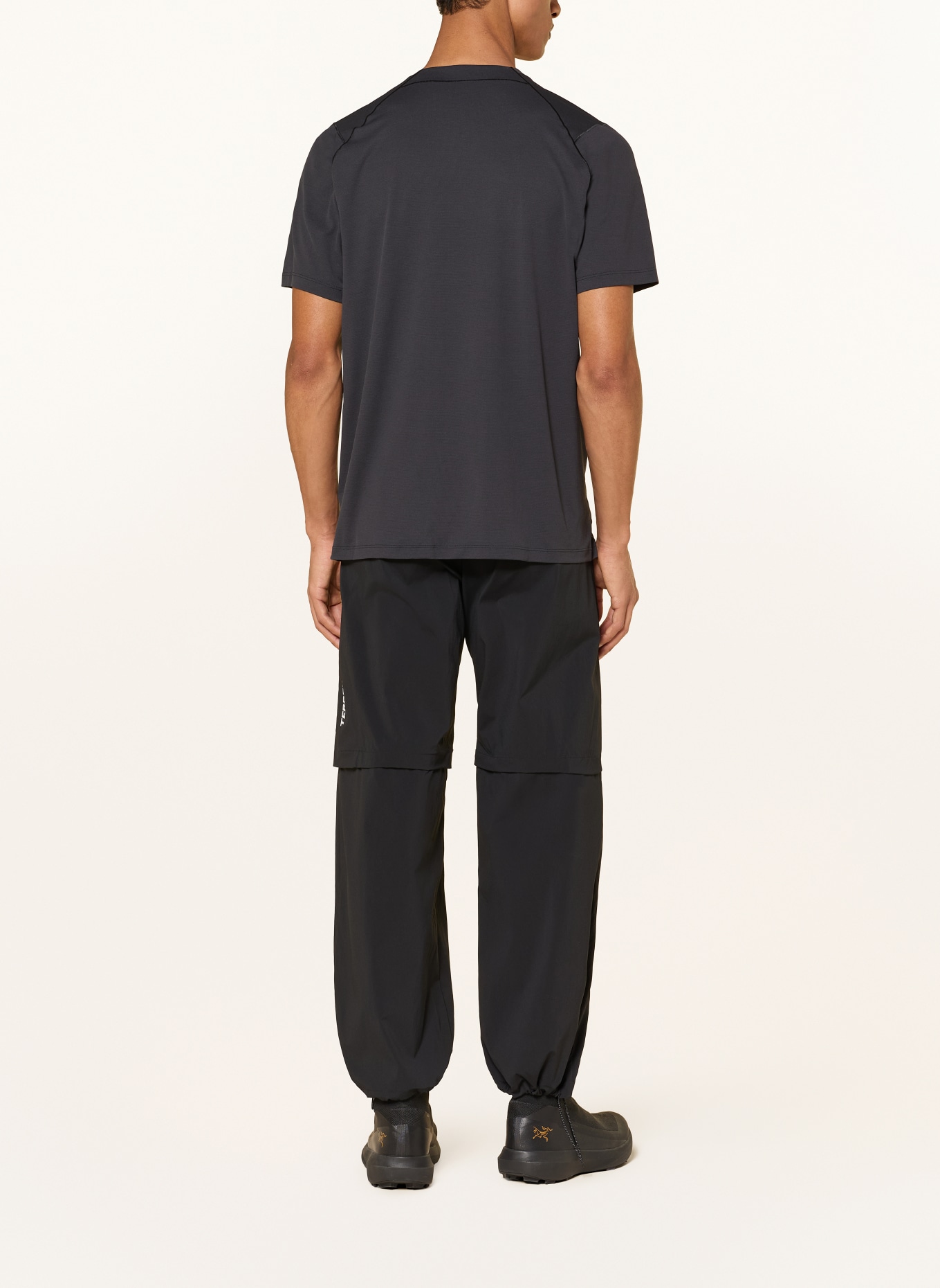 ARC'TERYX CORMAC Performance Shirt: BLACK / GRAY