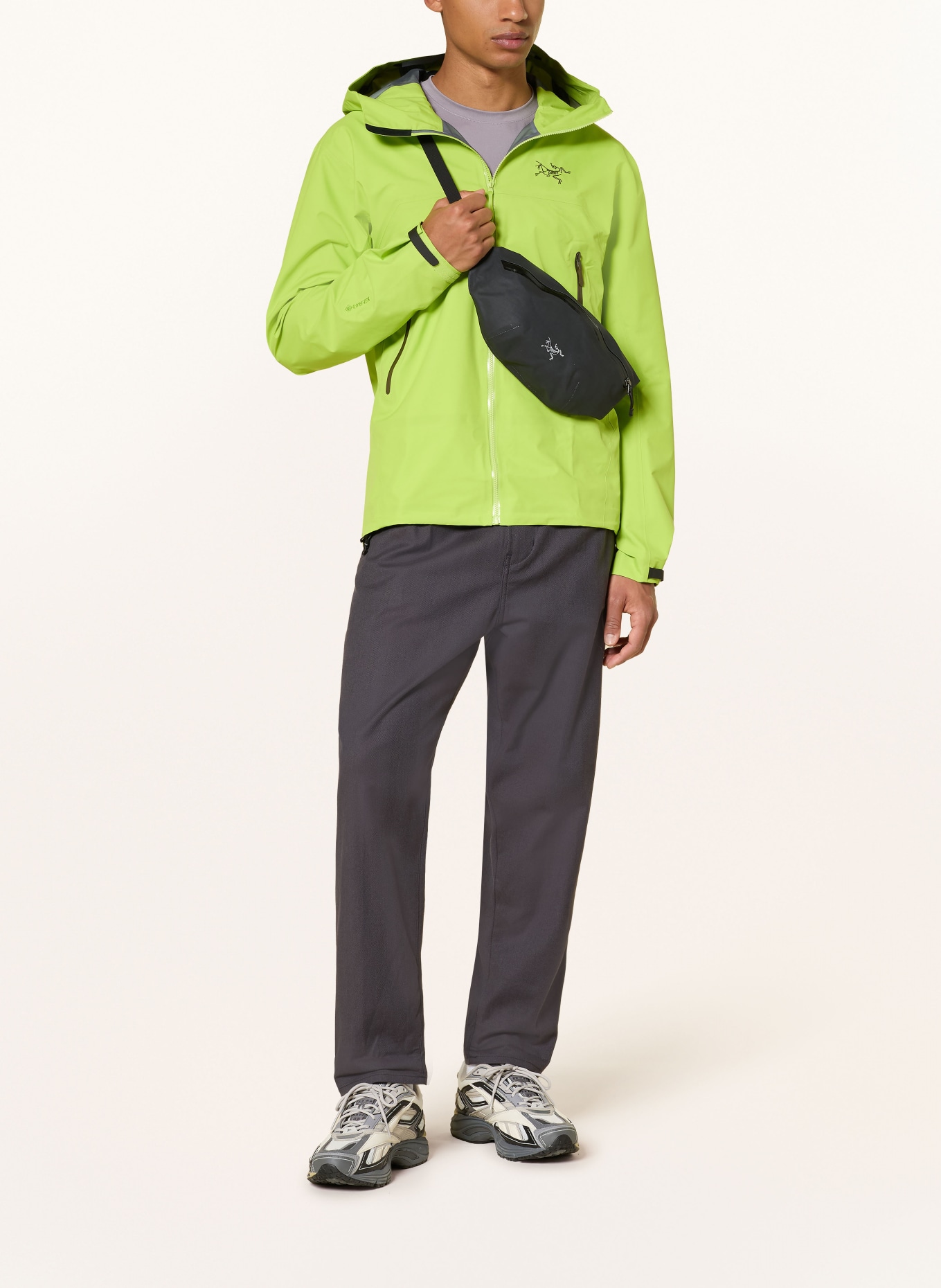 ARC'TERYX Umhängetasche GRANVILLE: SCHWARZ