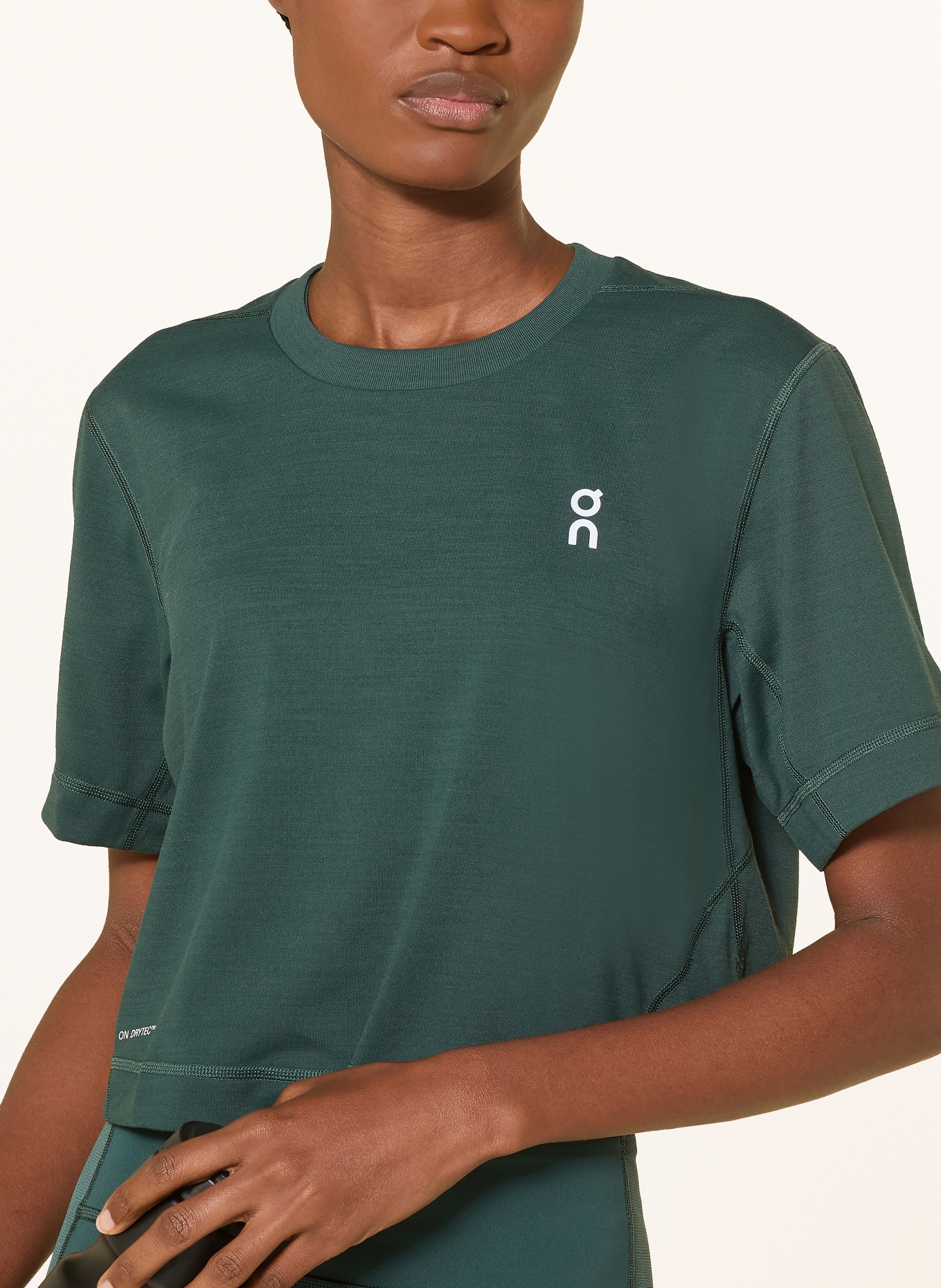 On T-shirt TRAIN T-CROP: GROEN